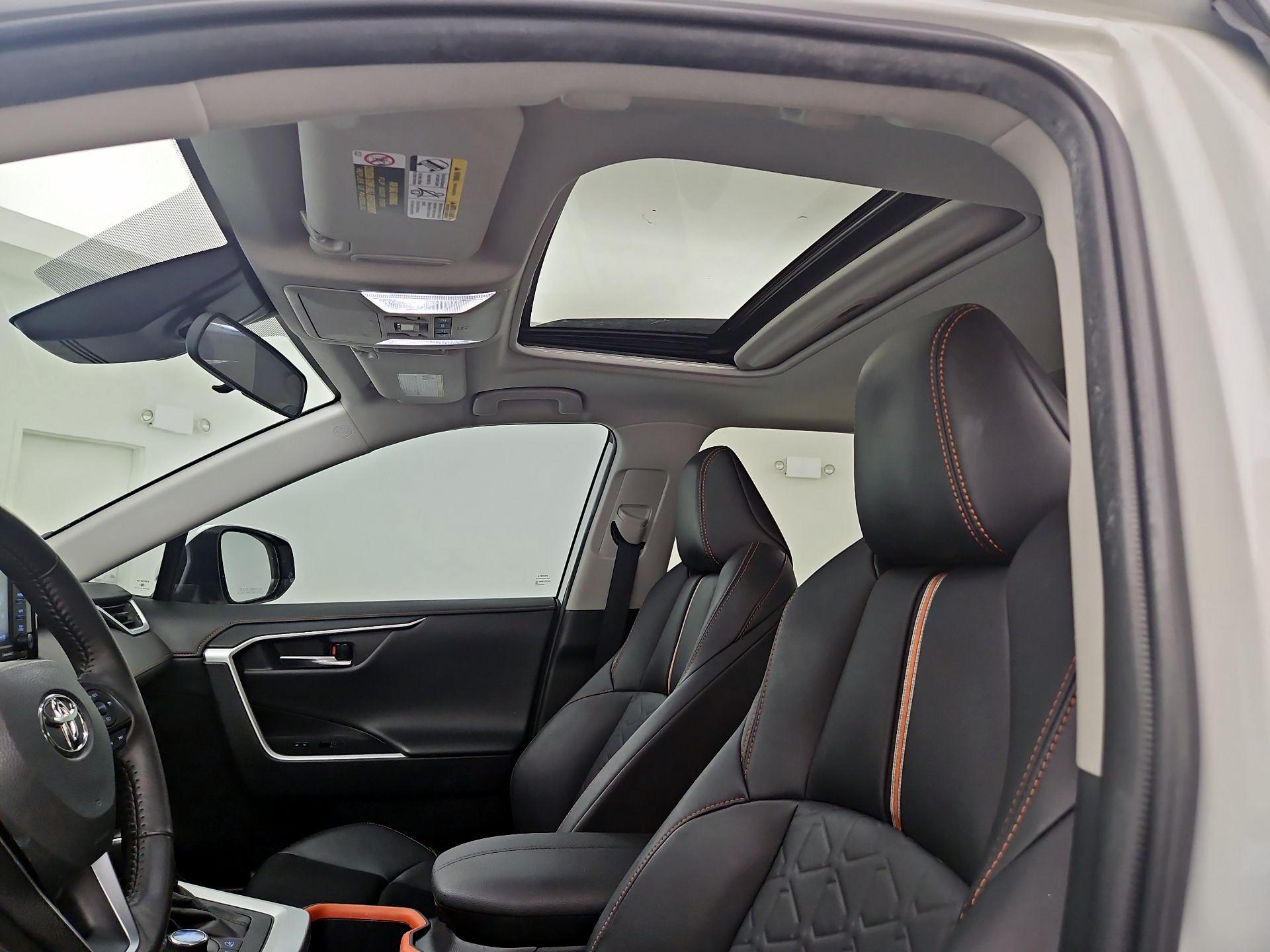 Thumbnail: 2022 Toyota RAV4 - 19