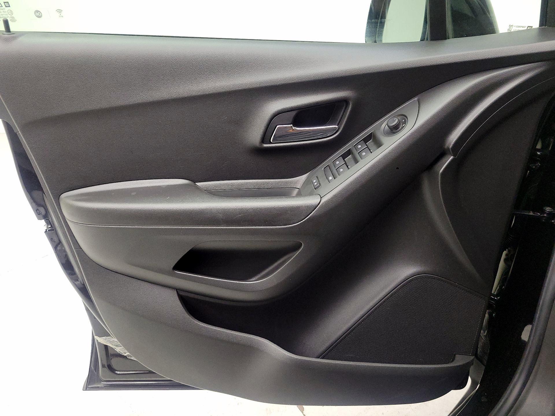 Thumbnail: 2021 Chevrolet Trax - 12