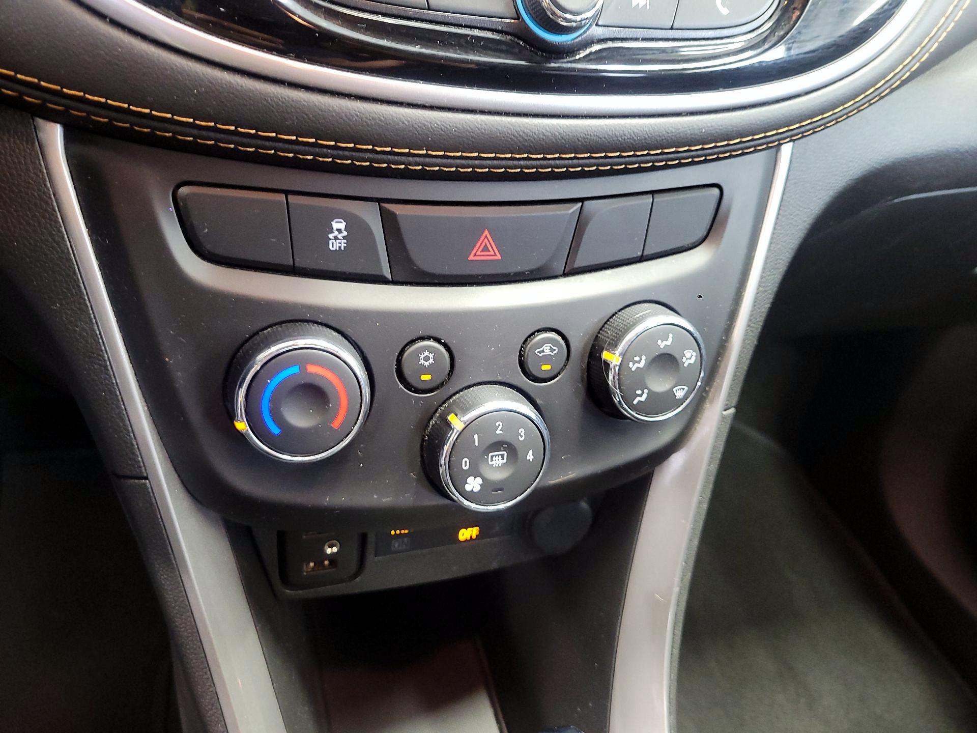 Thumbnail: 2021 Chevrolet Trax - 16