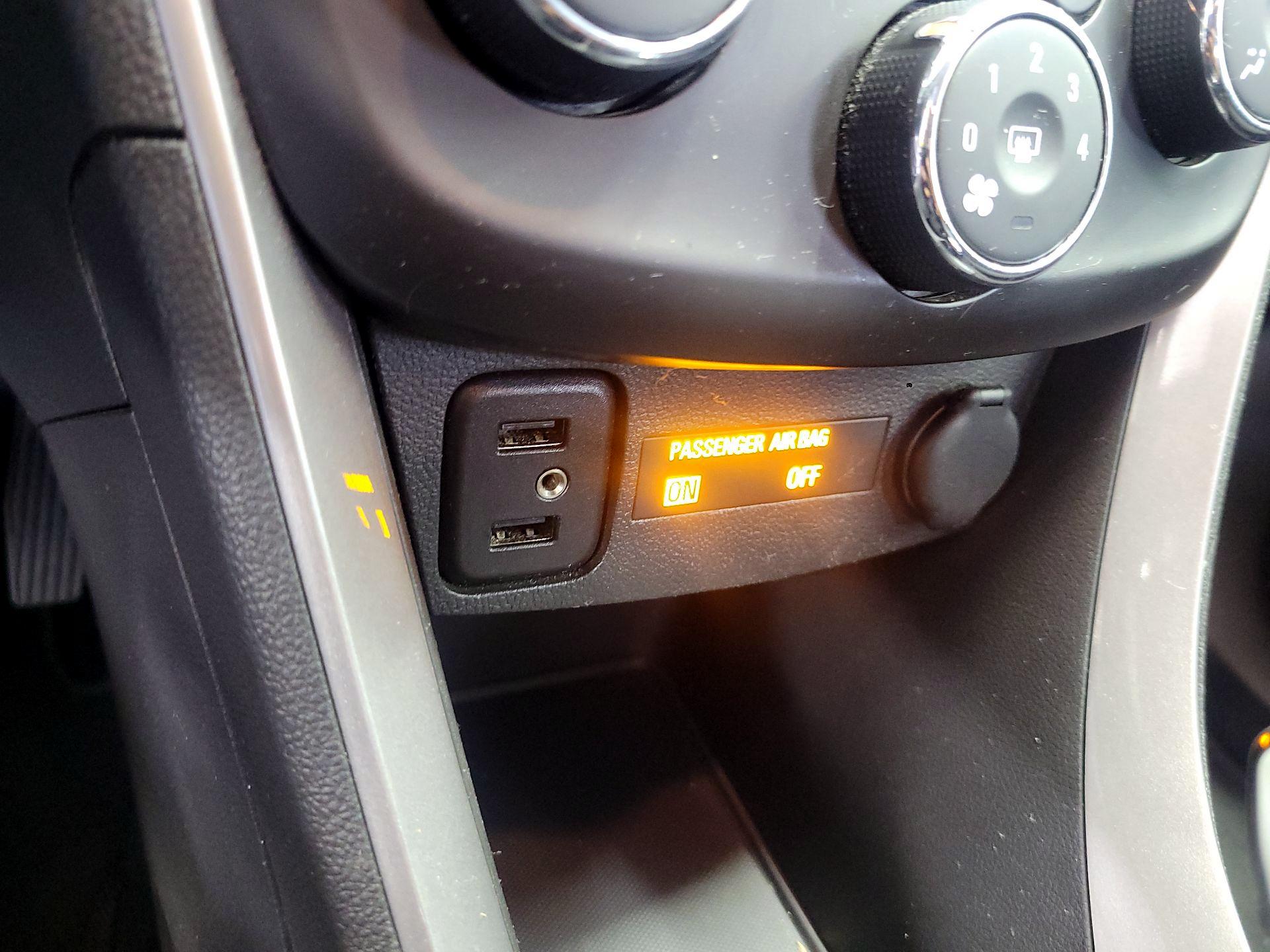 Thumbnail: 2021 Chevrolet Trax - 18