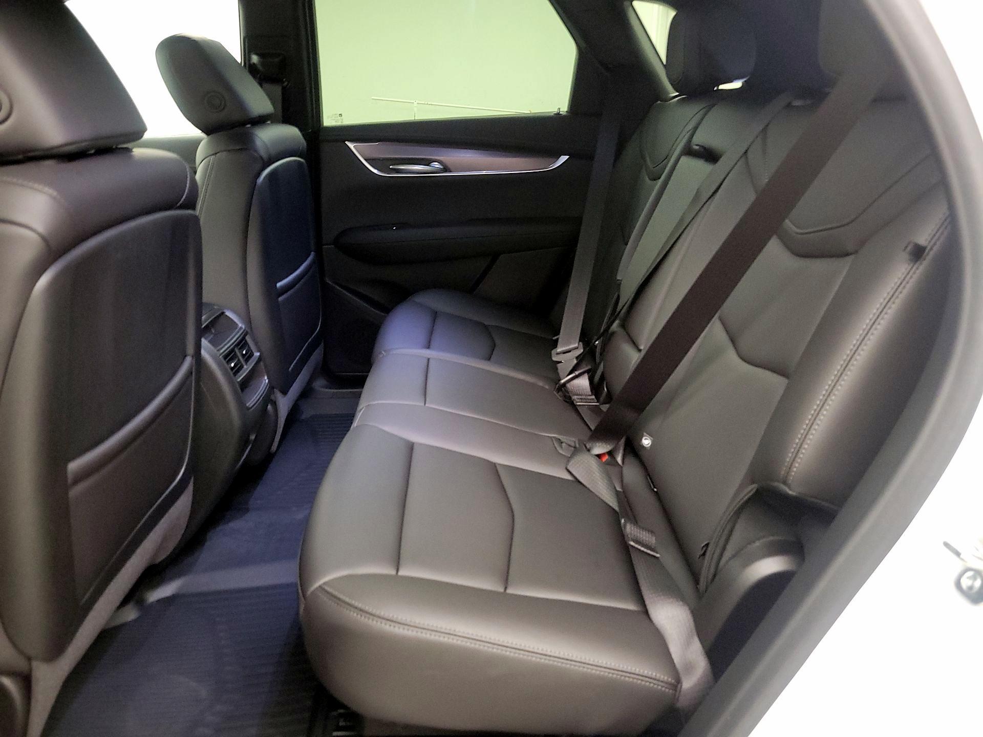 Thumbnail: 2026 Cadillac XT5 - 19