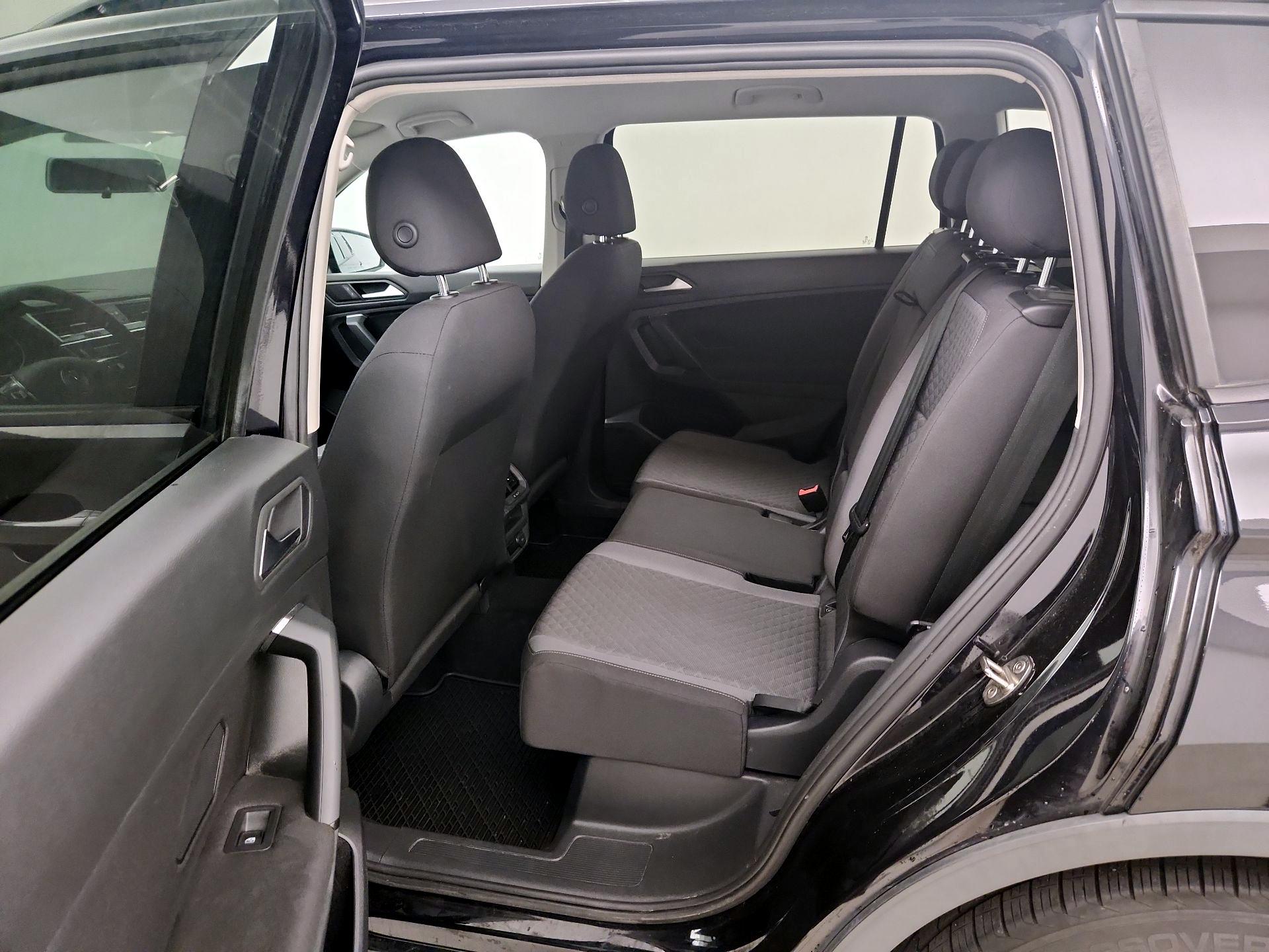 Thumbnail: 2019 Volkswagen Tiguan - 19