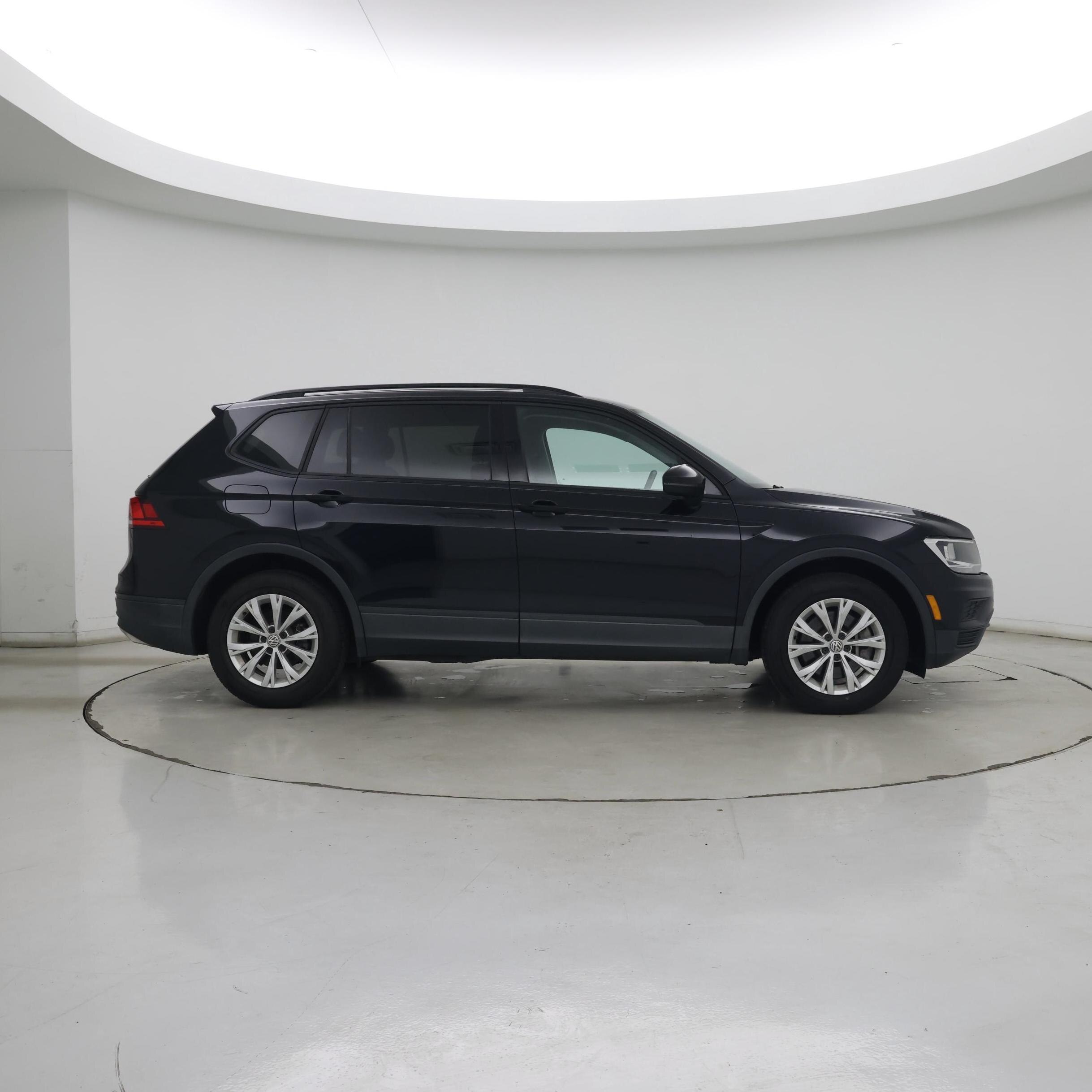 Thumbnail: 2019 Volkswagen Tiguan - 7