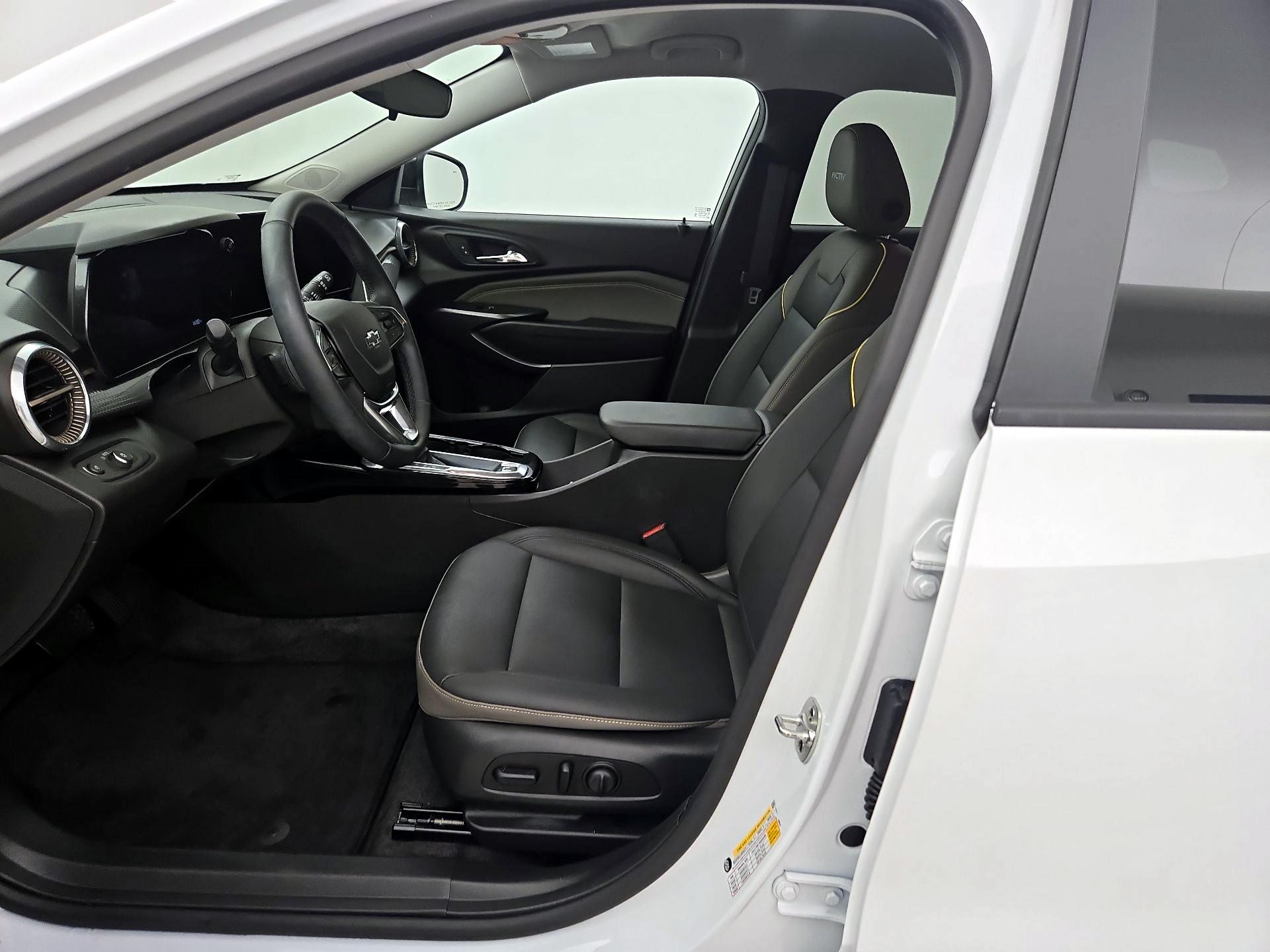 Thumbnail: 2025 Chevrolet Trax - 11