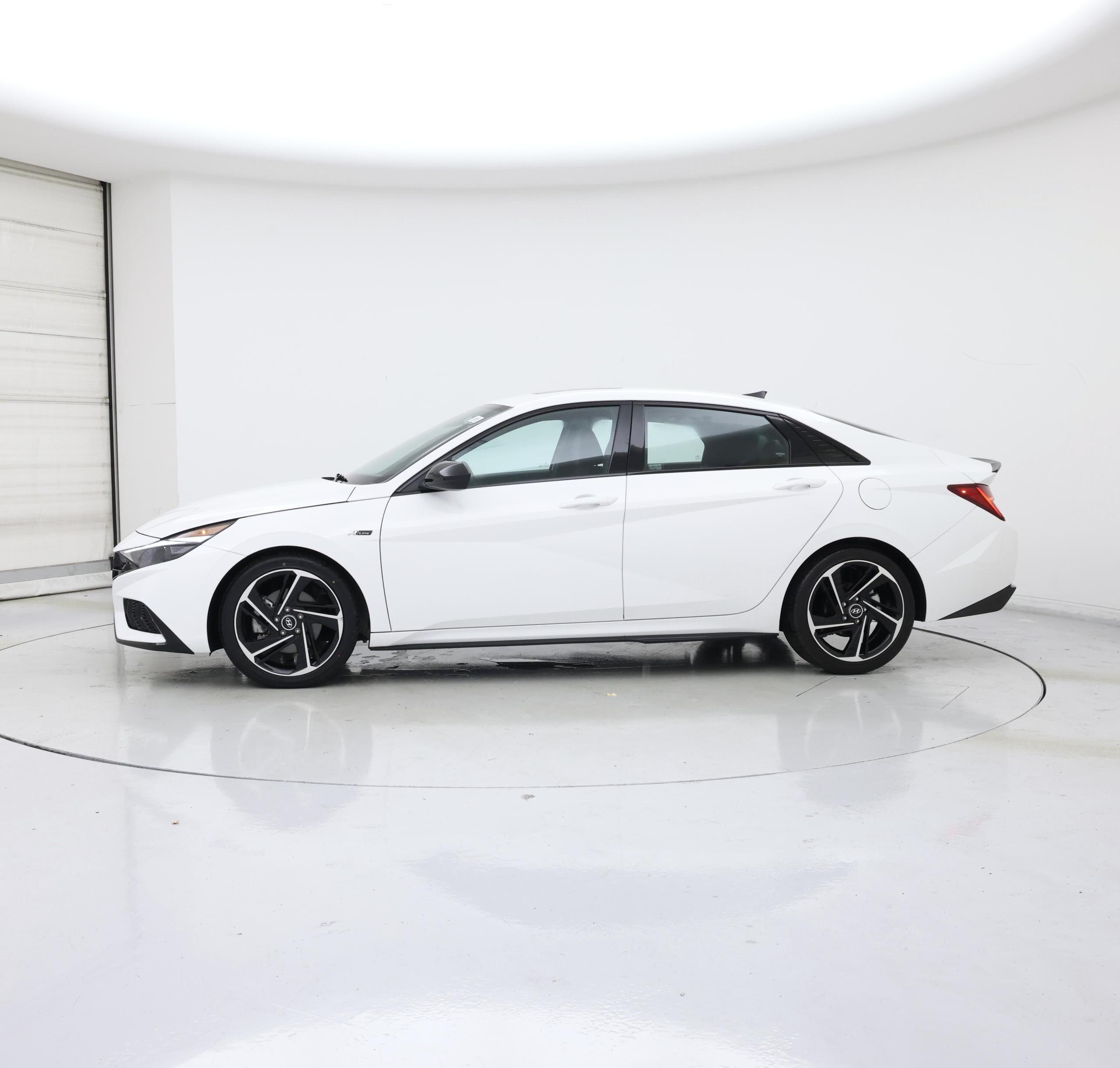 Thumbnail: 2023 Hyundai Elantra - 3