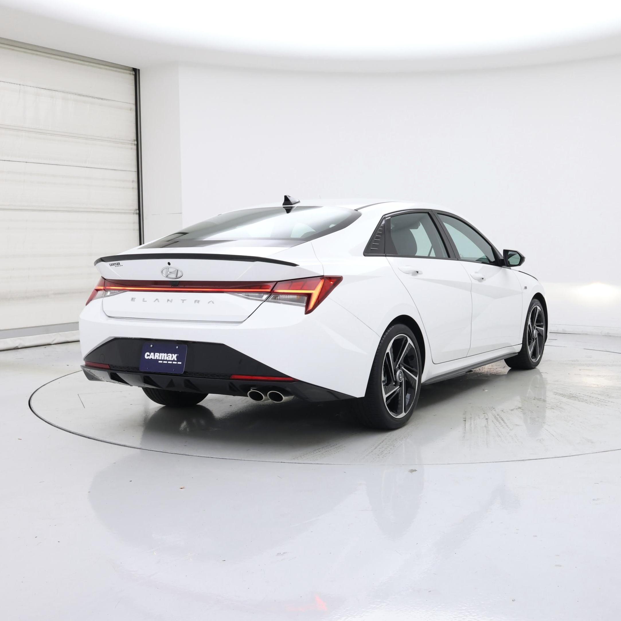 Thumbnail: 2023 Hyundai Elantra - 8