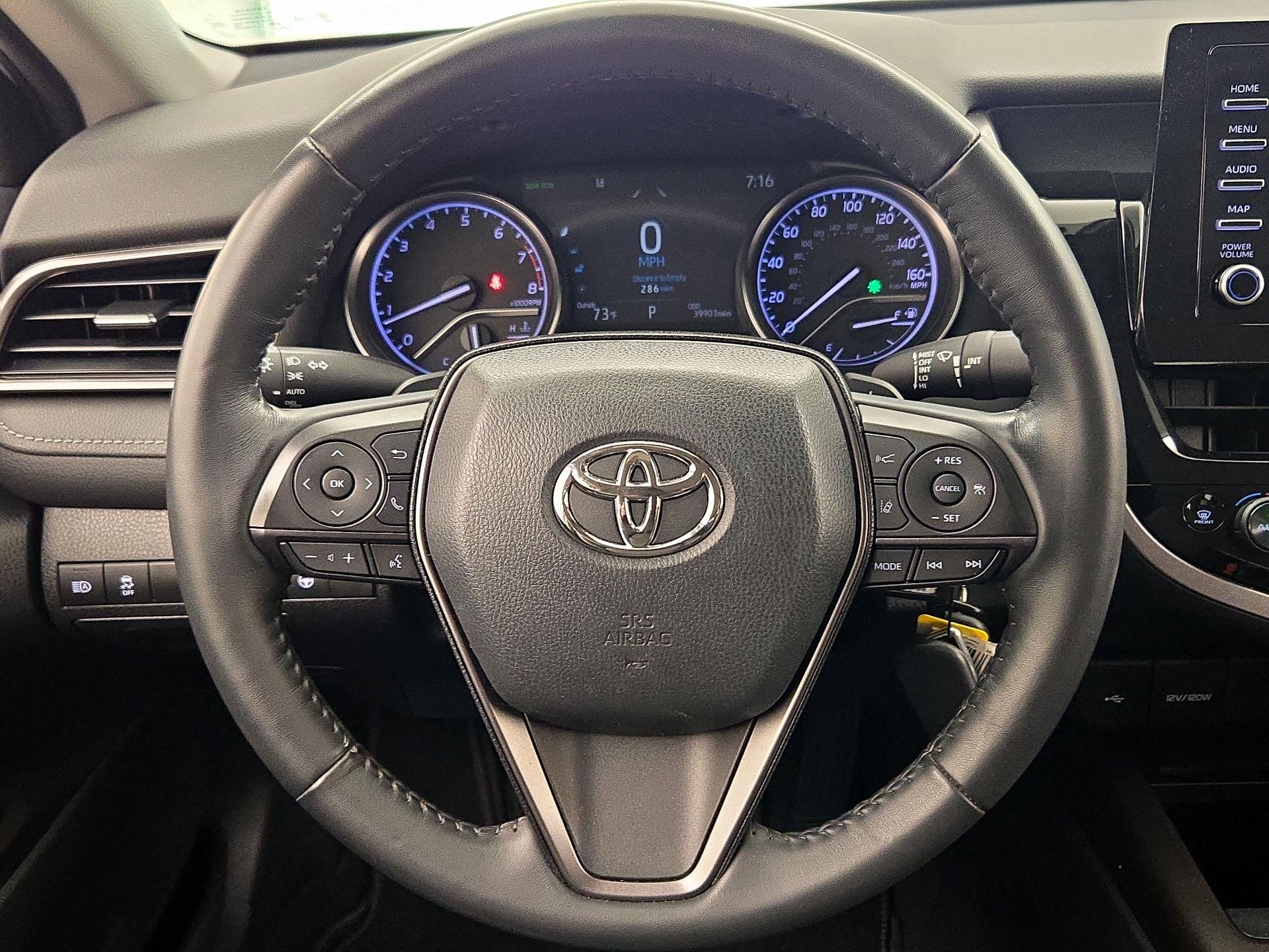 Thumbnail: 2022 Toyota Camry - 10