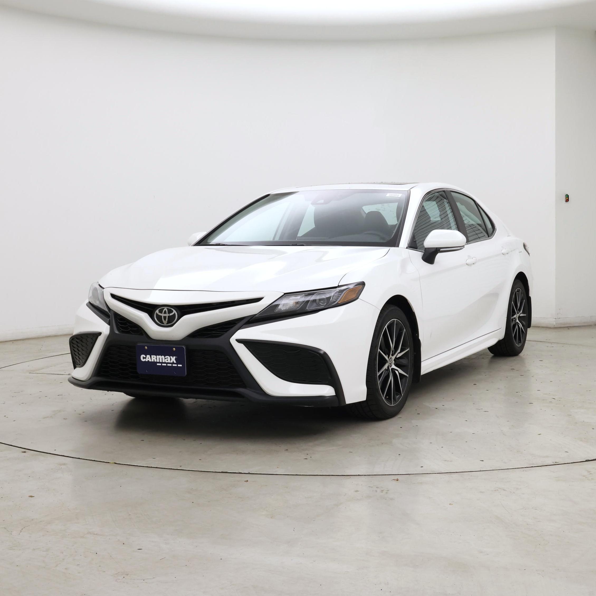Thumbnail: 2022 Toyota Camry - 4