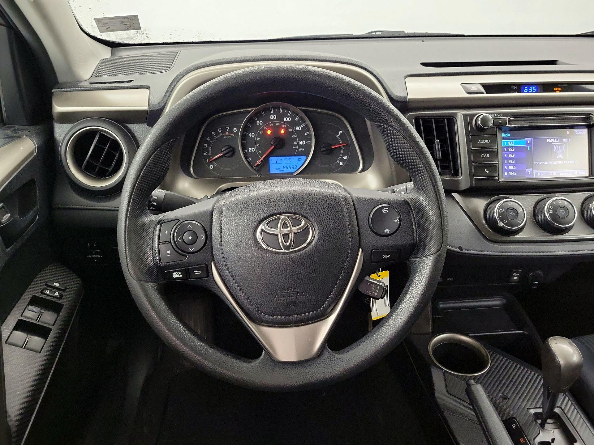 Thumbnail: 2015 Toyota RAV4 - 10