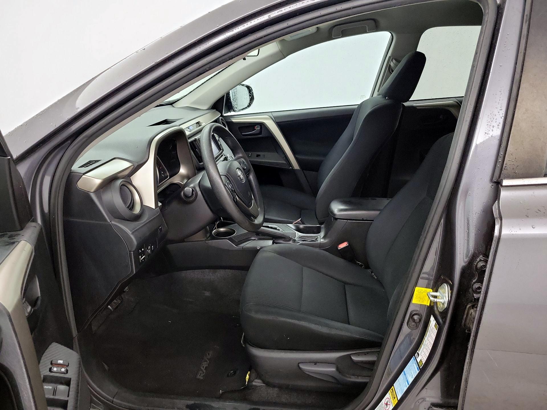 Thumbnail: 2015 Toyota RAV4 - 11