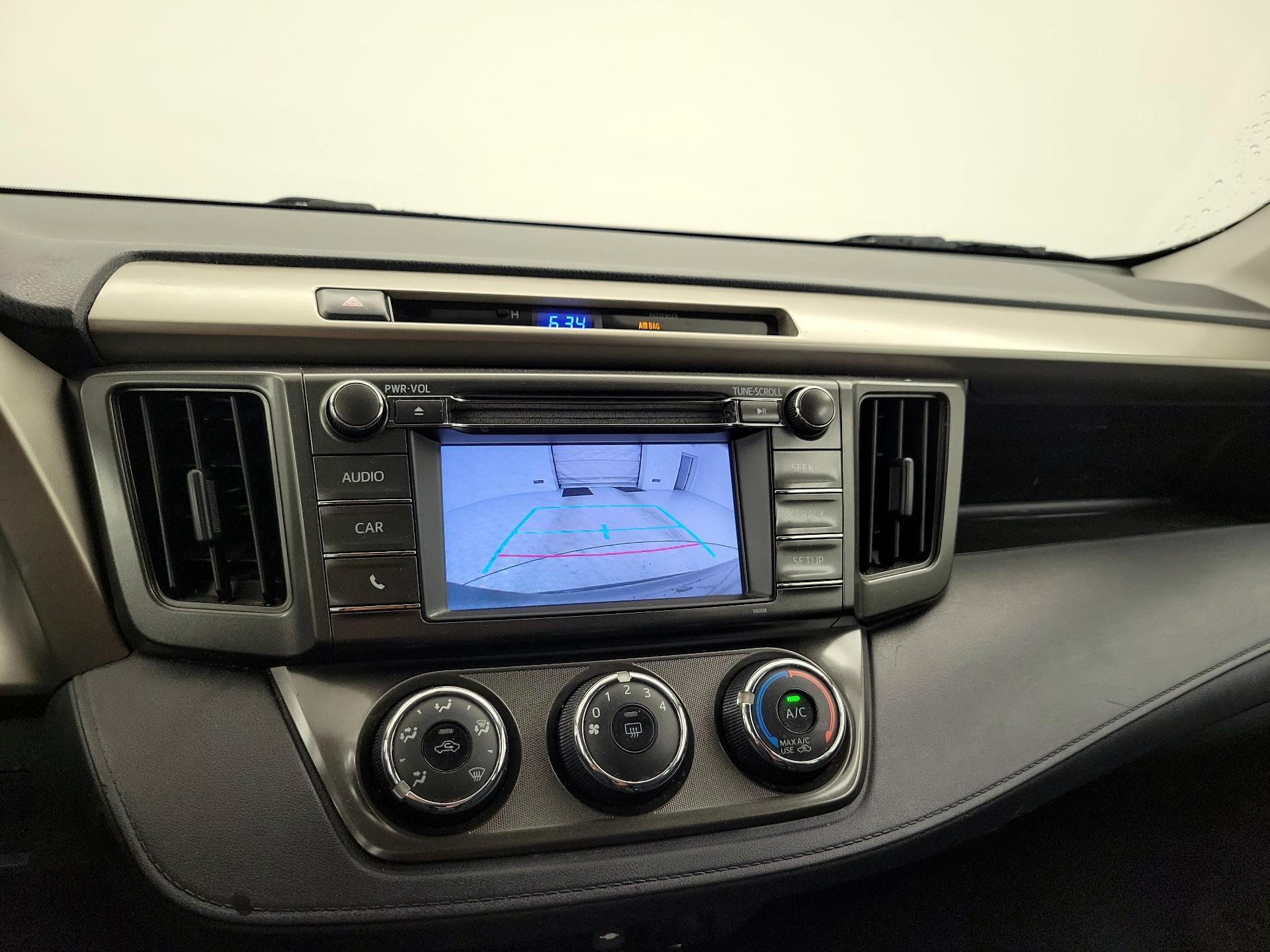 Thumbnail: 2015 Toyota RAV4 - 14