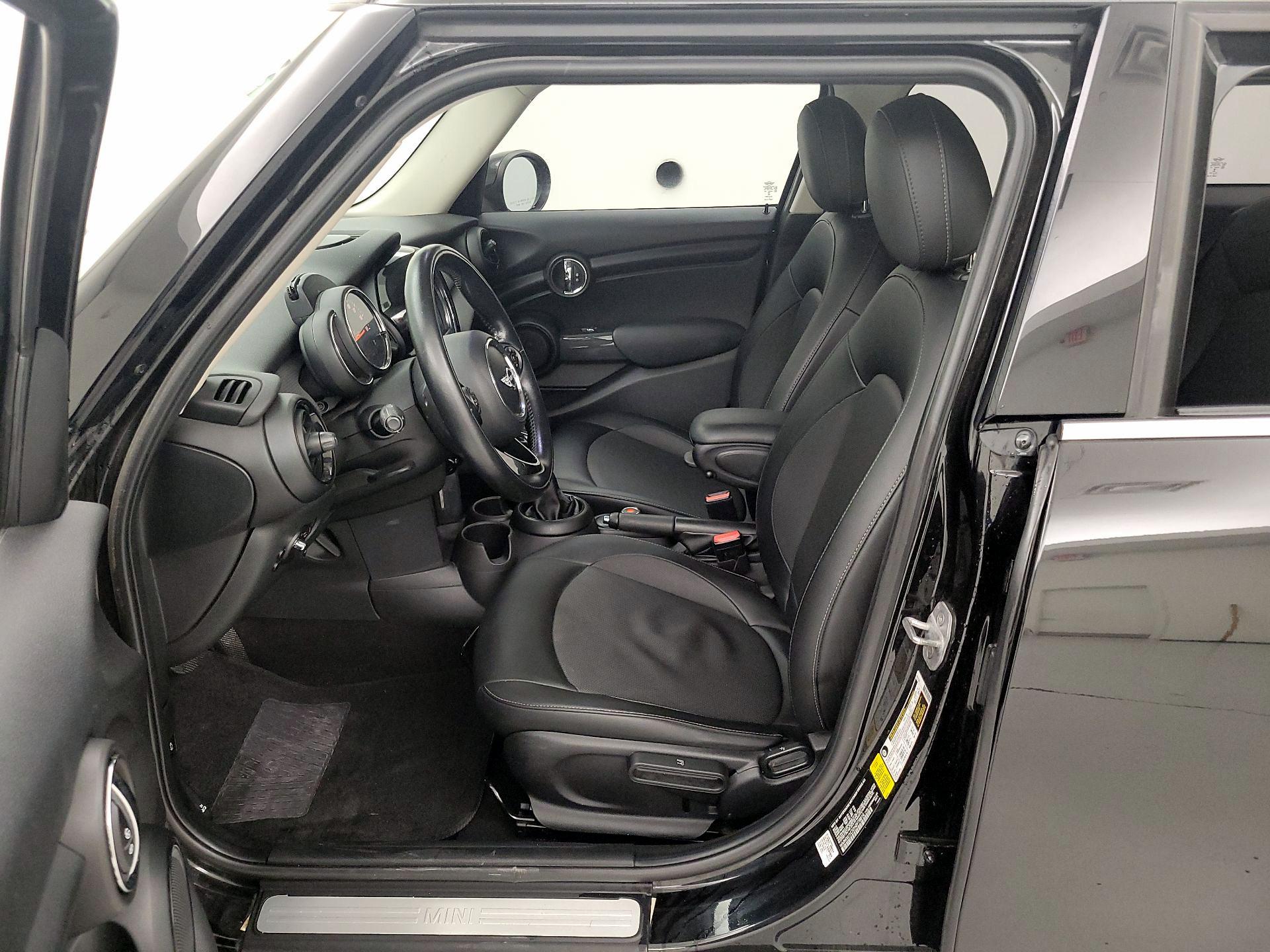Thumbnail: 2017 MINI Cooper Hardtop - 11