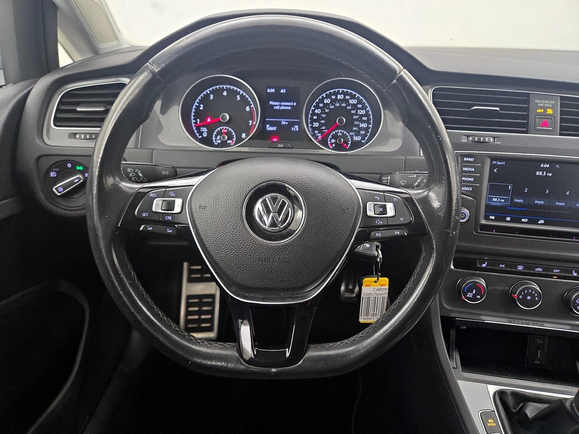 Thumbnail: 2017 Volkswagen Golf - 10