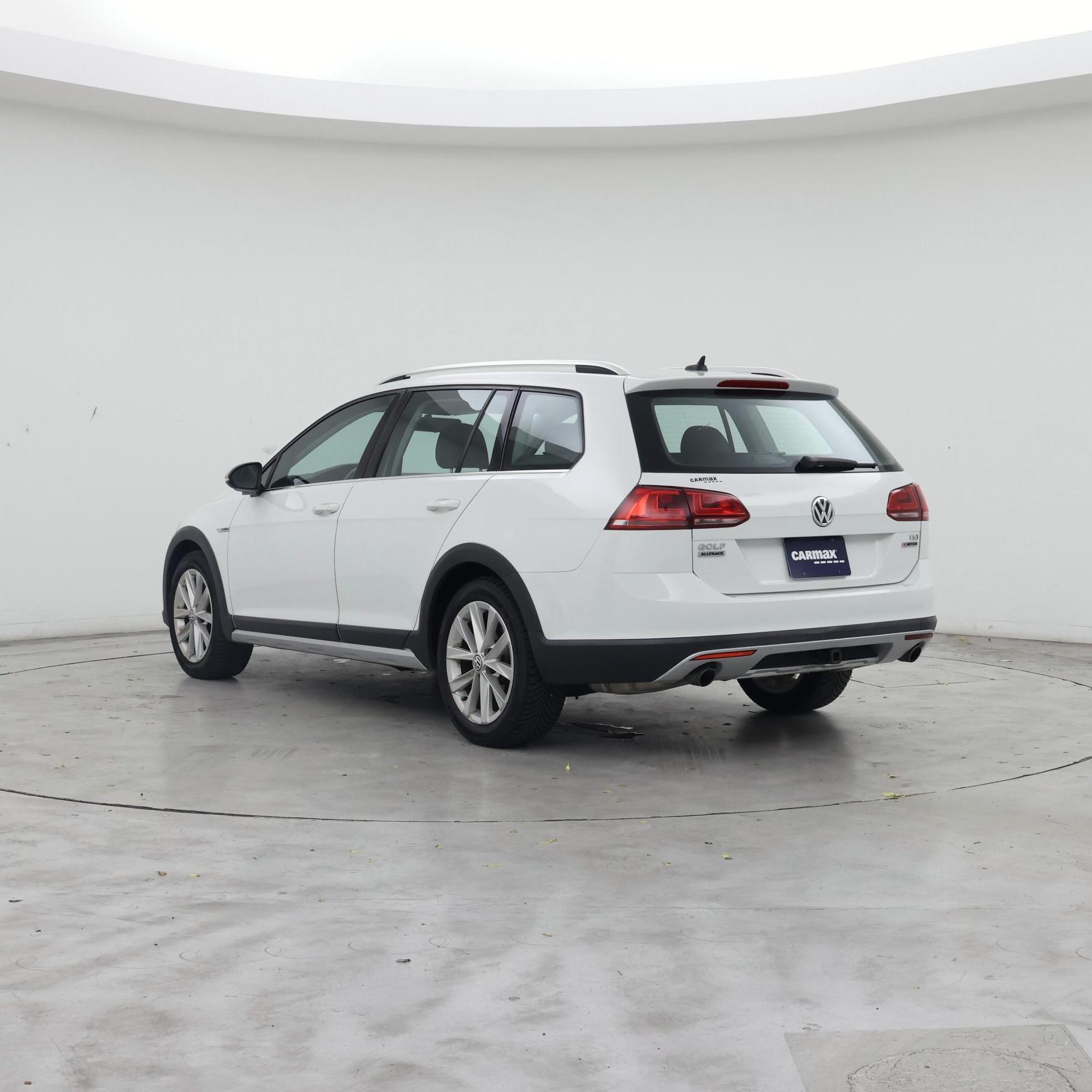 Thumbnail: 2017 Volkswagen Golf - 2