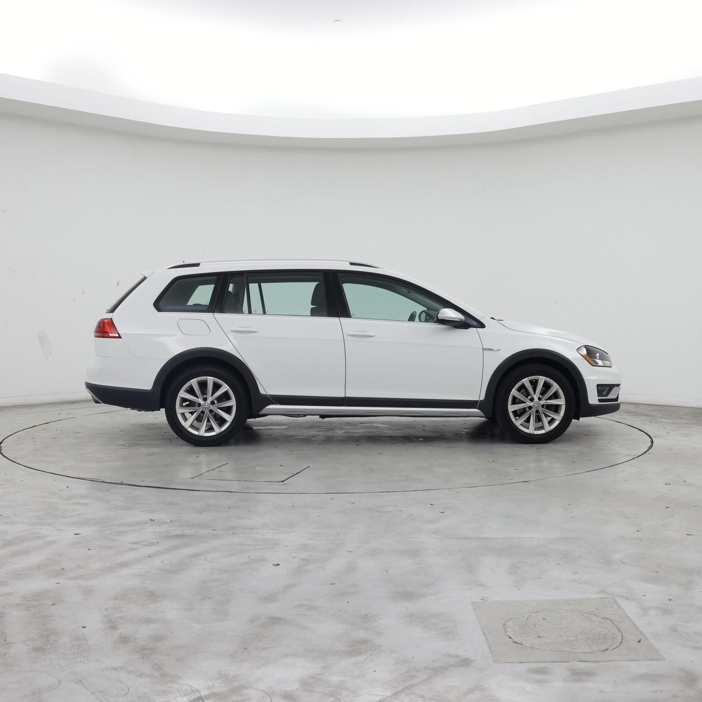 Thumbnail: 2017 Volkswagen Golf - 7