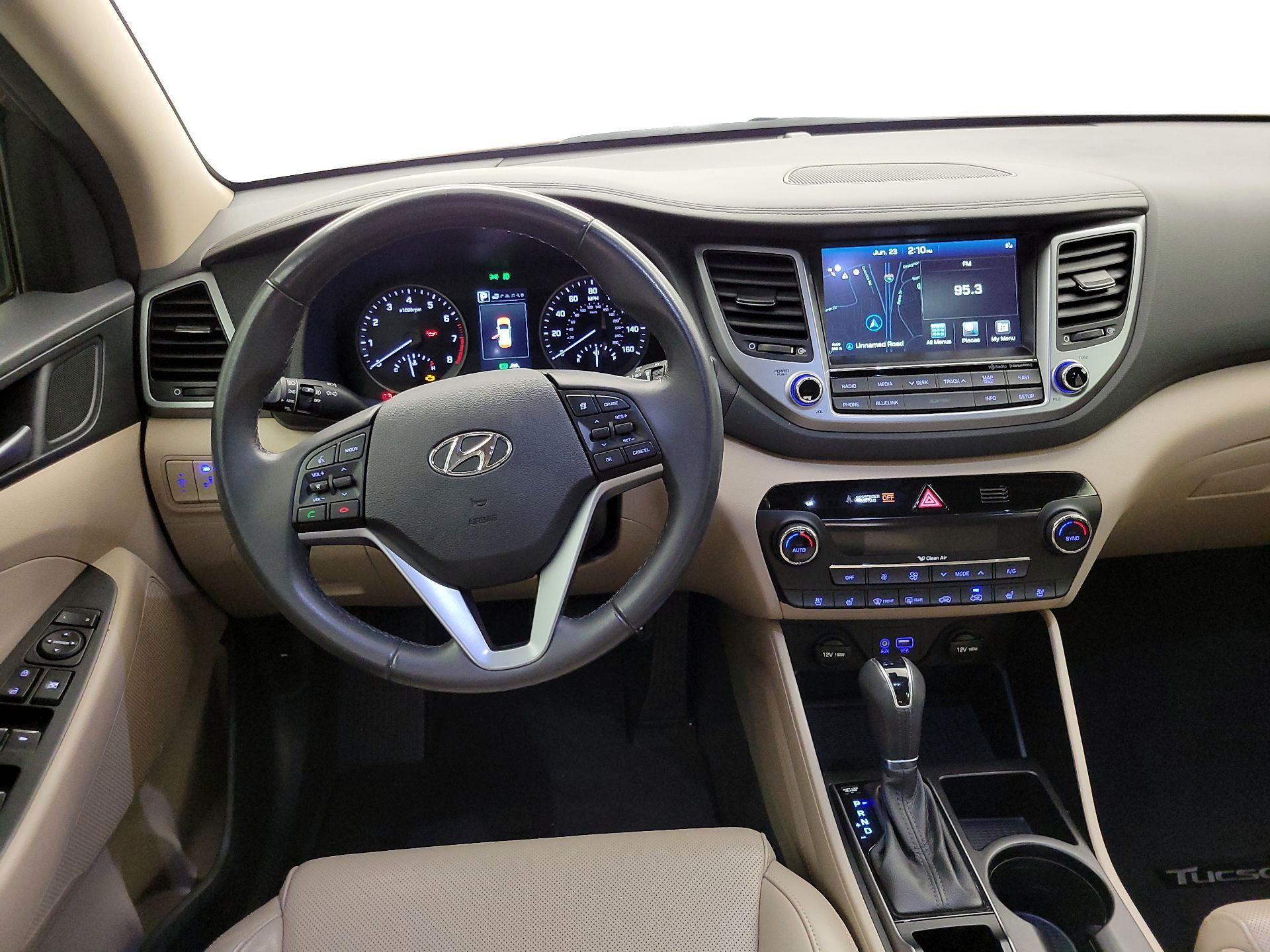 Thumbnail: 2016 Hyundai Tucson - 10