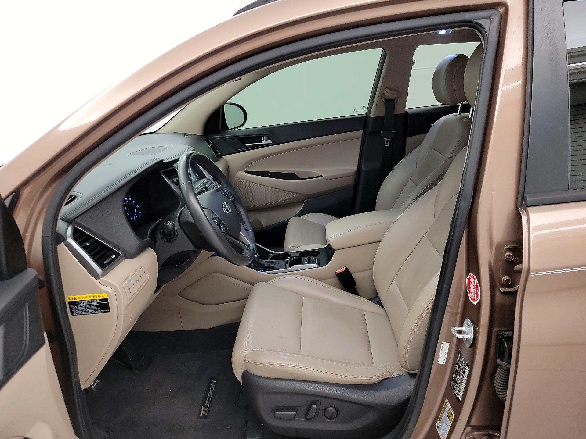 Thumbnail: 2016 Hyundai Tucson - 11