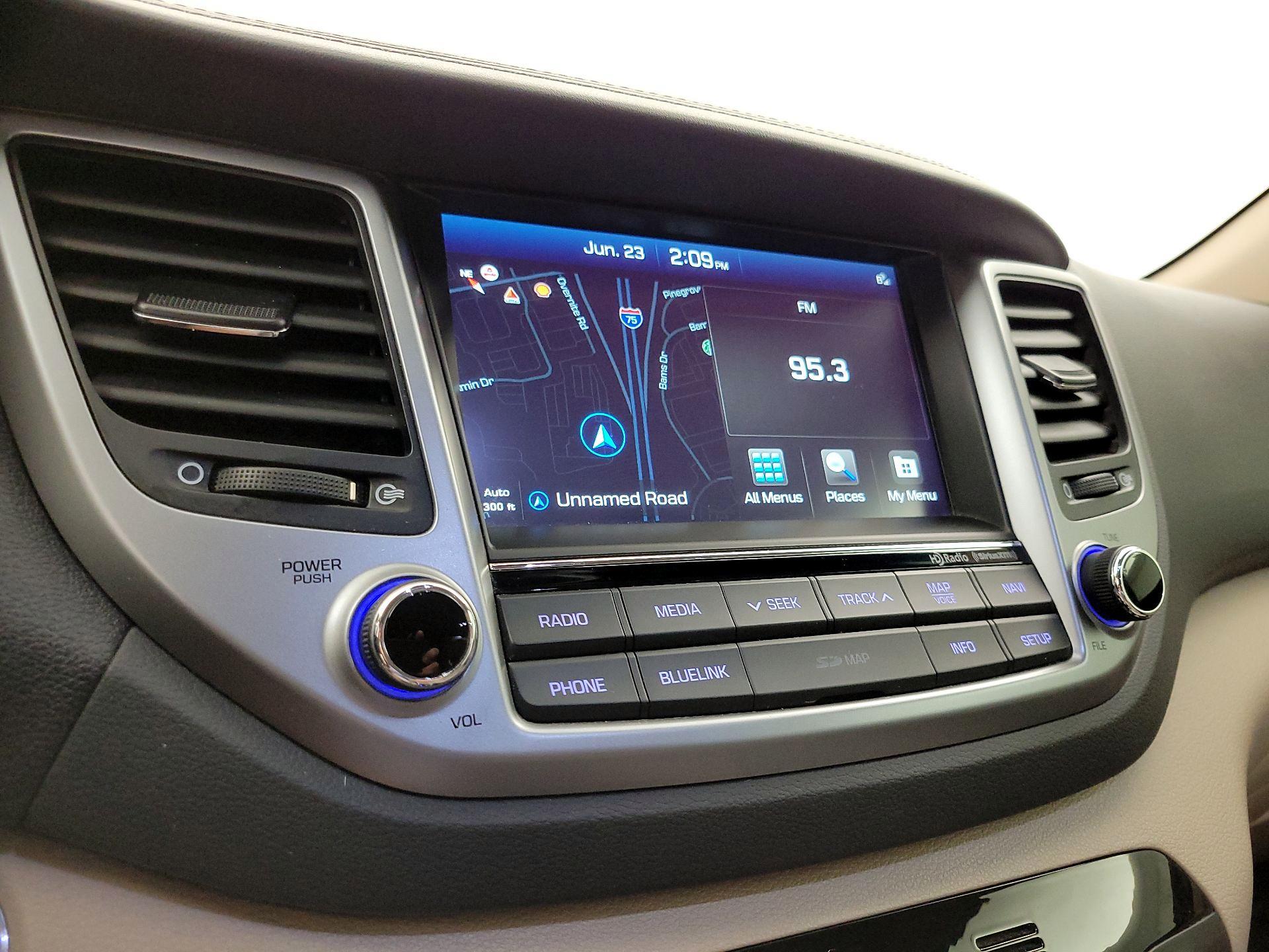 Thumbnail: 2016 Hyundai Tucson - 16
