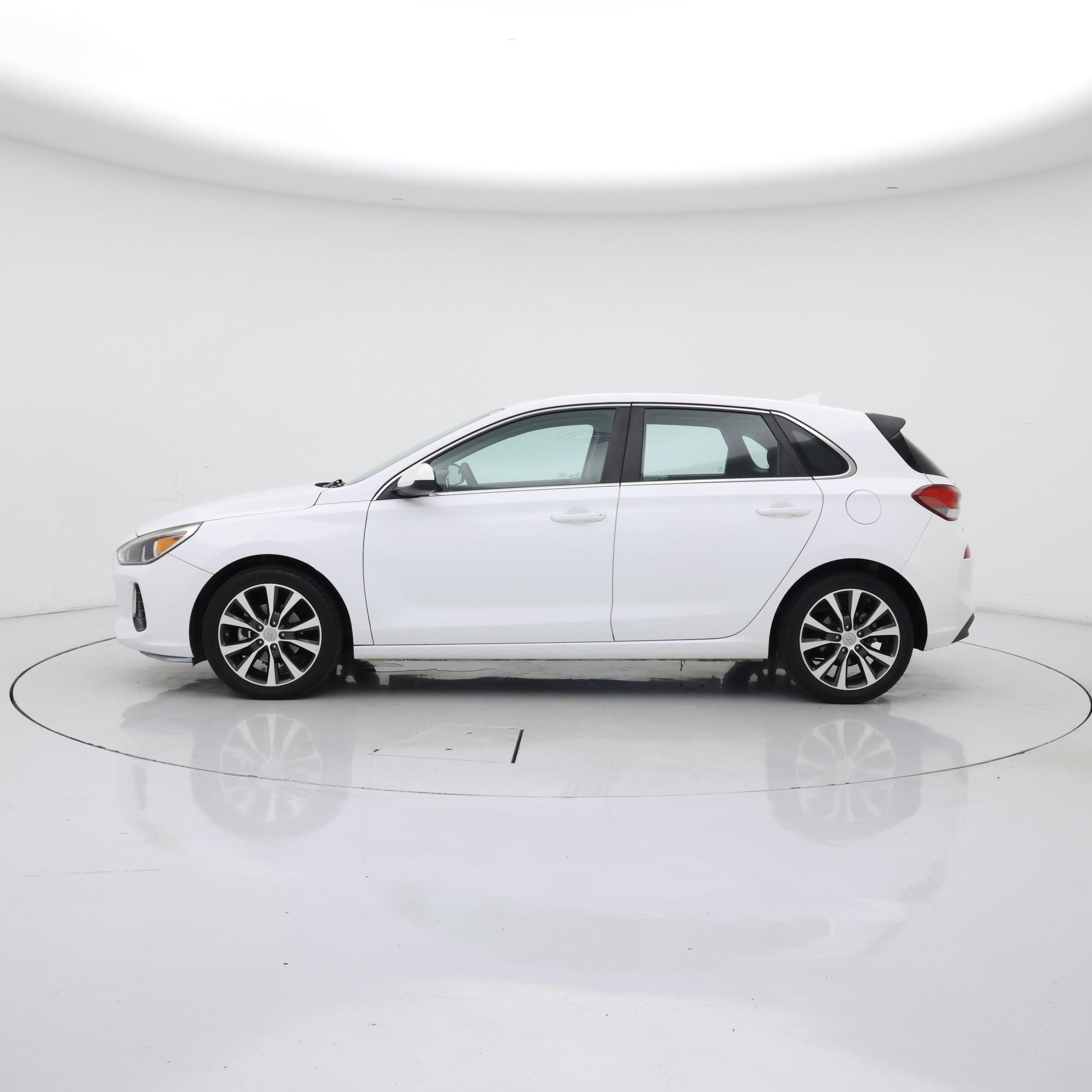 Thumbnail: 2019 Hyundai Elantra - 3