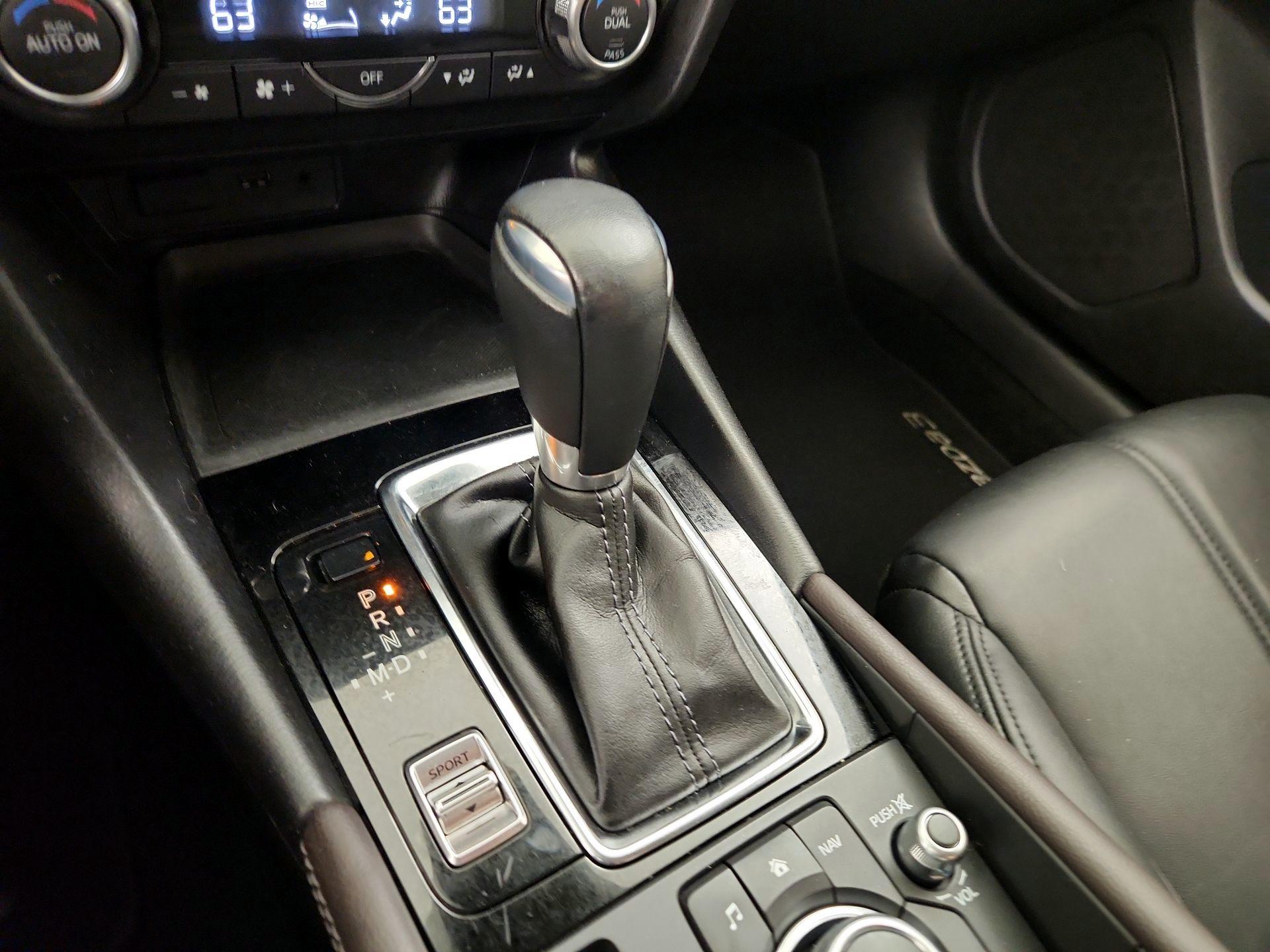 Thumbnail: 2017 Mazda Mazda3 - 18