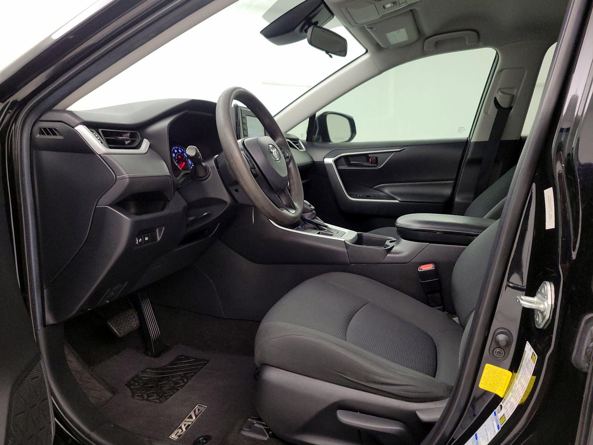 Thumbnail: 2020 Toyota RAV4 - 11