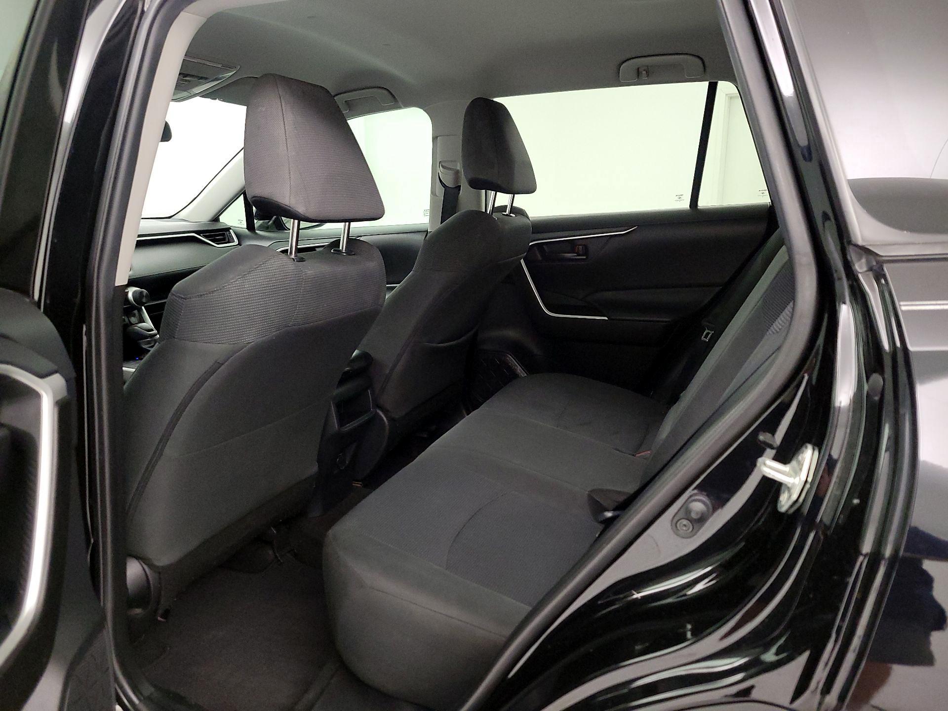 Thumbnail: 2020 Toyota RAV4 - 19