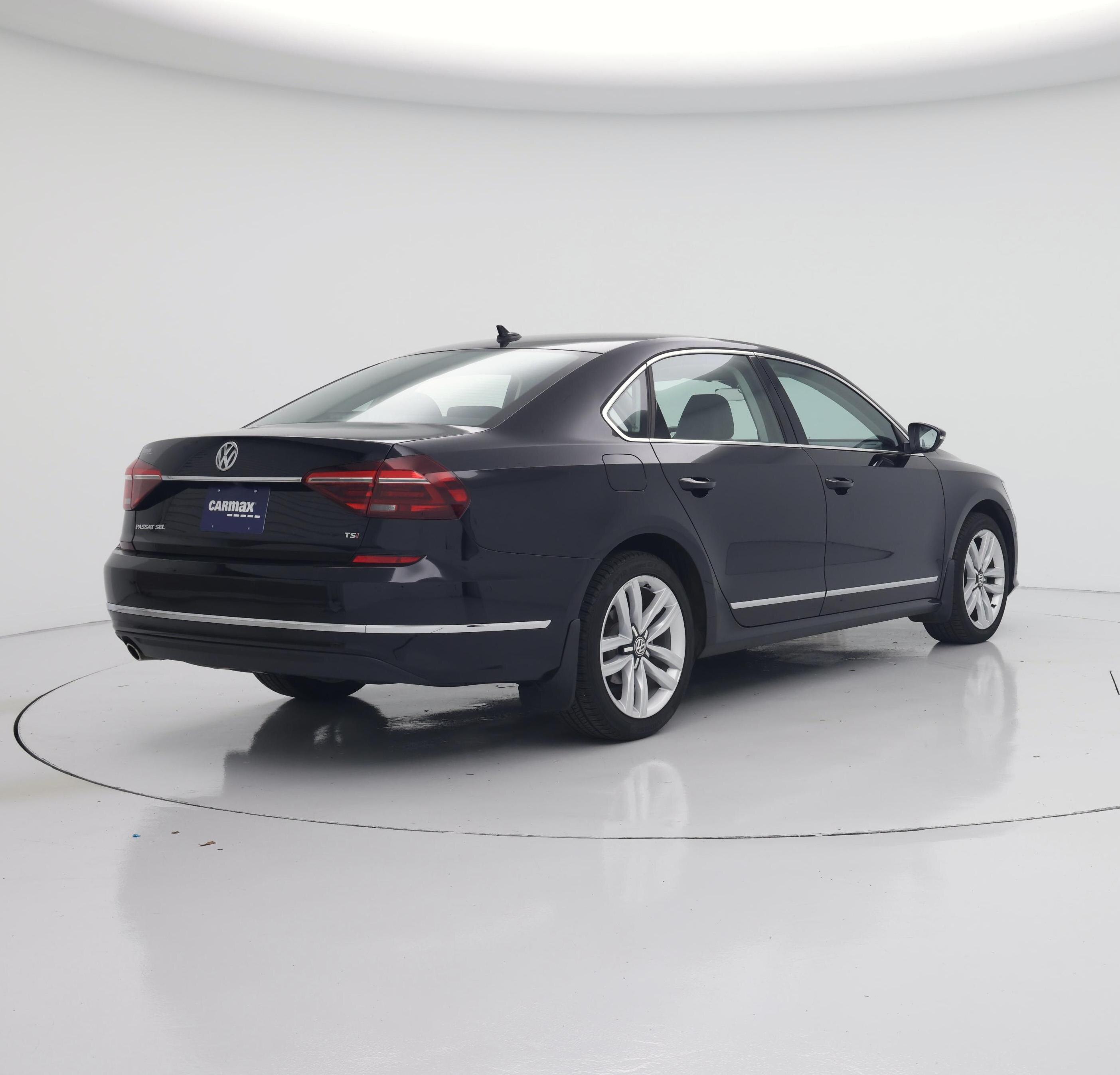 Thumbnail: 2017 Volkswagen Passat - 8