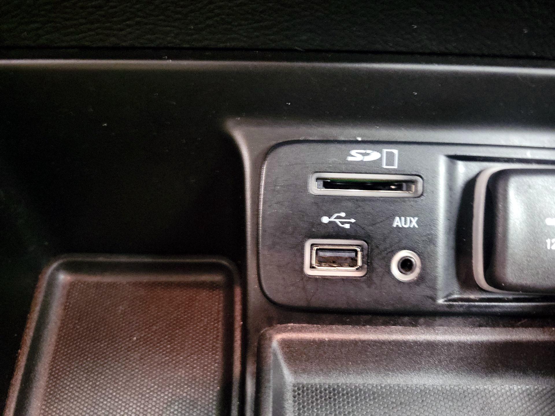 Thumbnail: 2014 Jeep Cherokee - 18