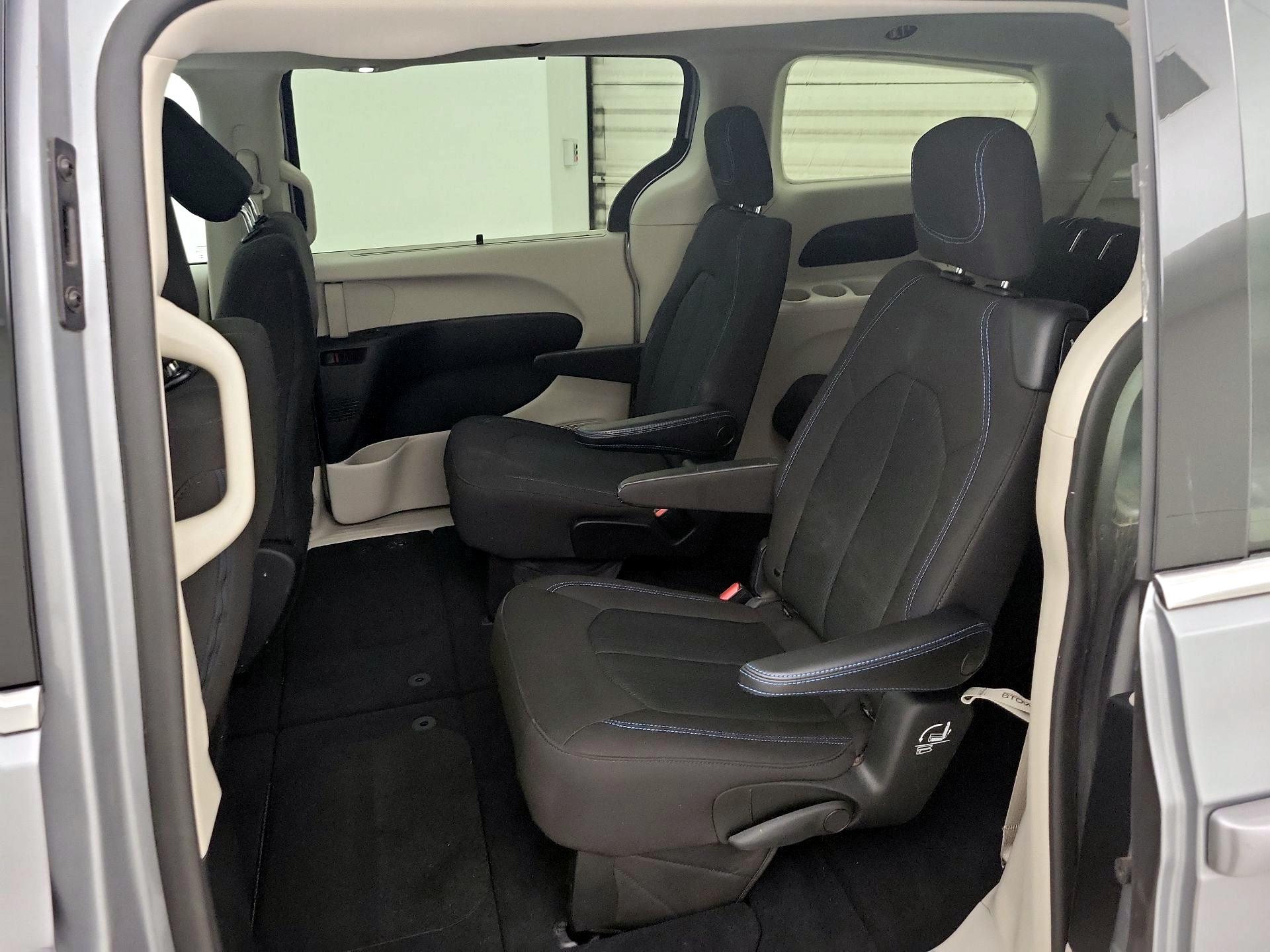 Thumbnail: 2021 Chrysler Pacifica - 20