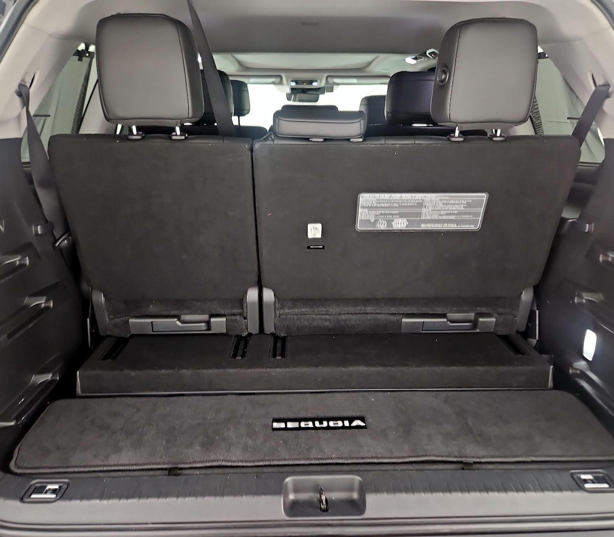 Trunk/Cargo (Seats Up)