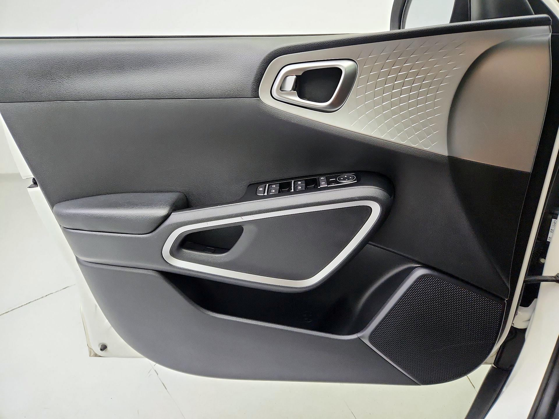 Thumbnail: 2020 Kia Soul - 12