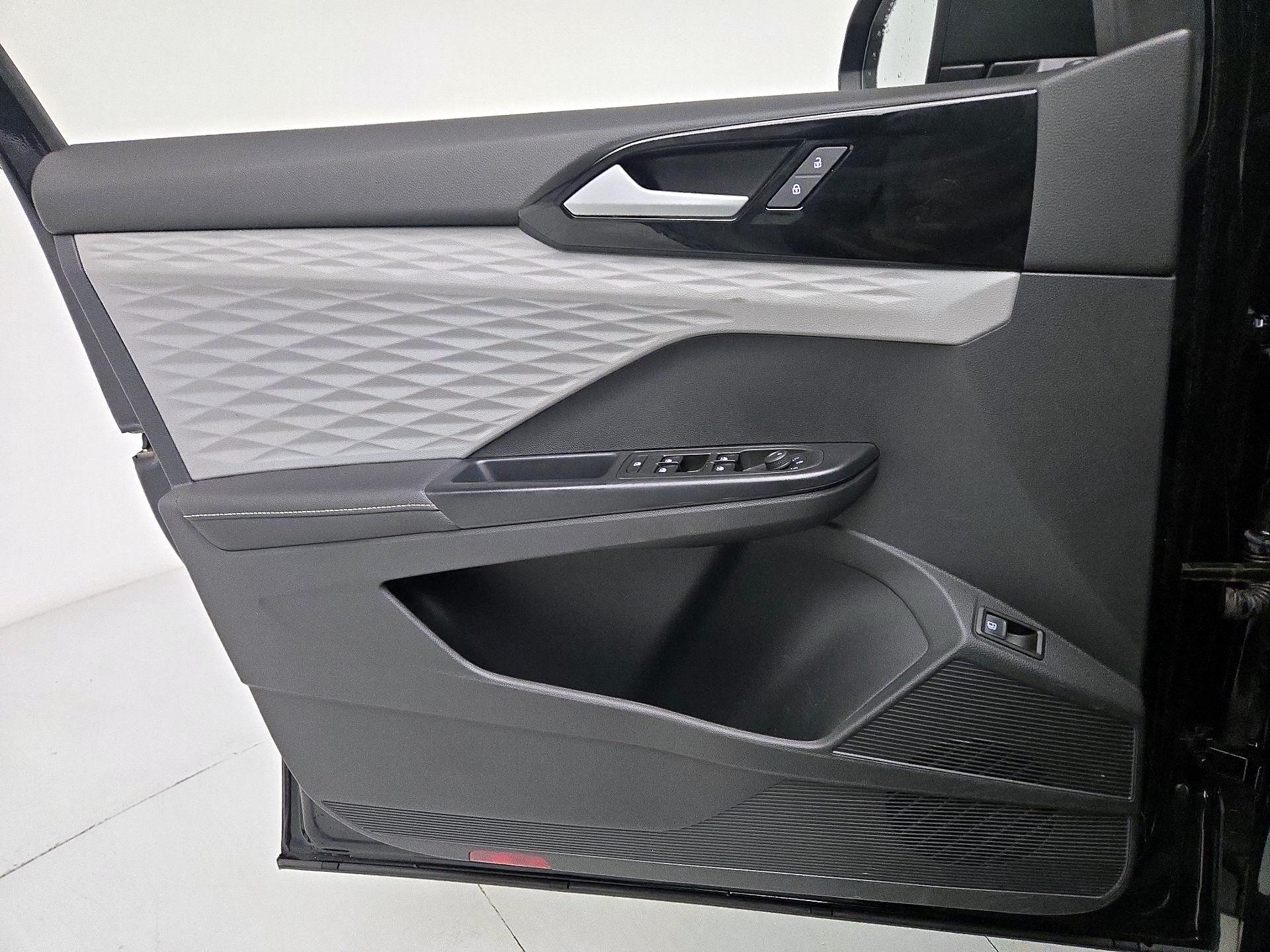 Thumbnail: 2024 Volkswagen Taos - 12