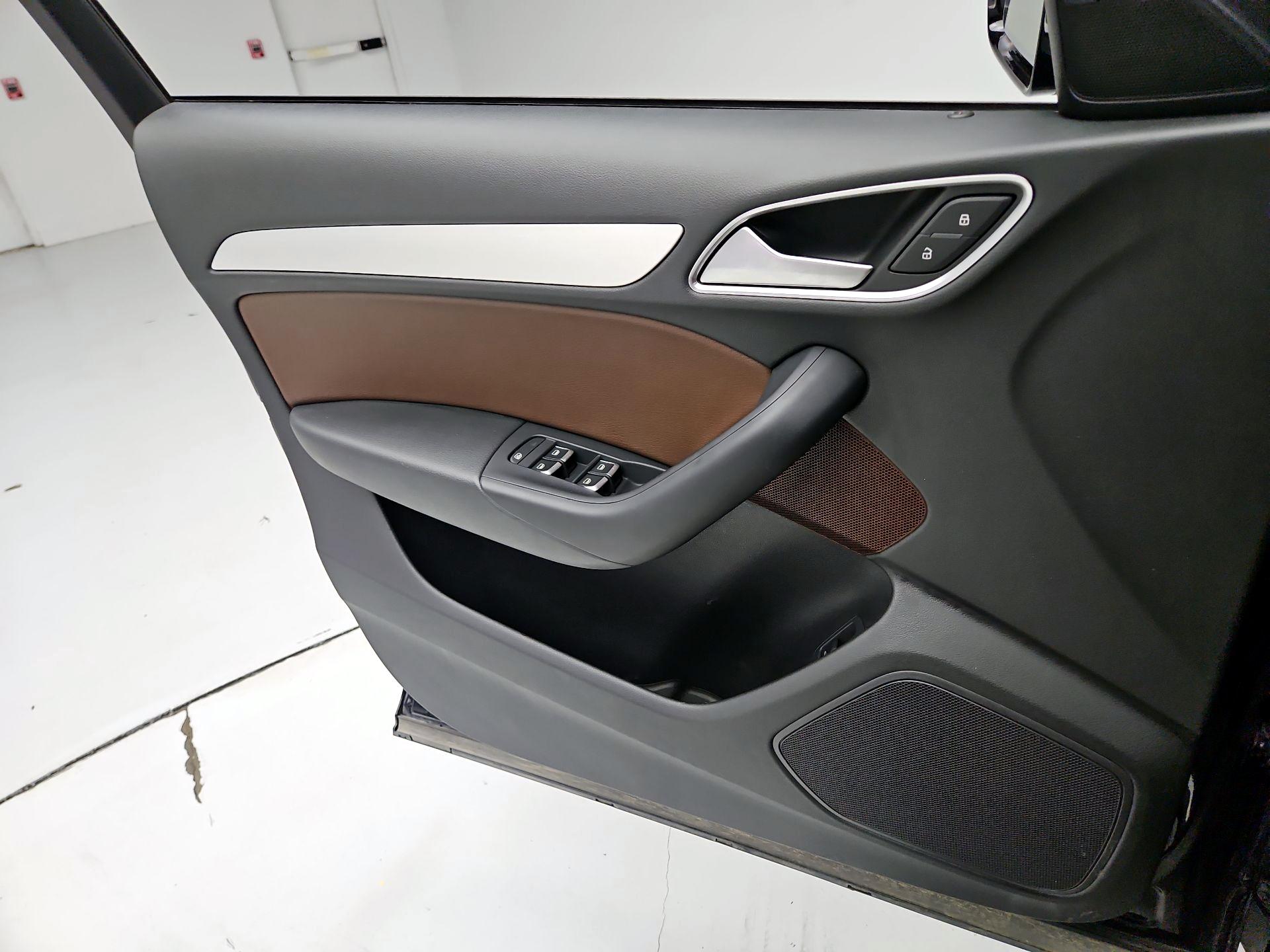 Thumbnail: 2018 Audi Q3 - 12