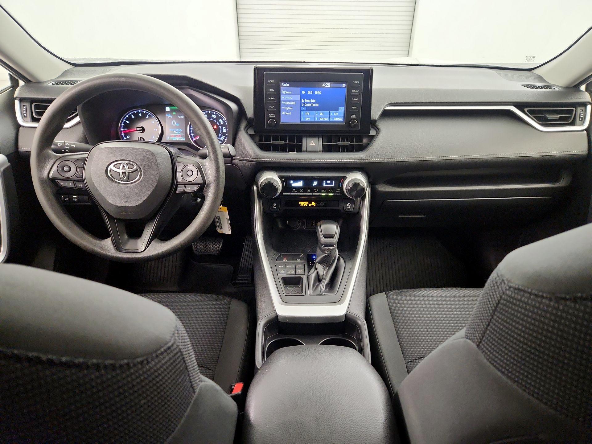 Thumbnail: 2019 Toyota RAV4 - 9