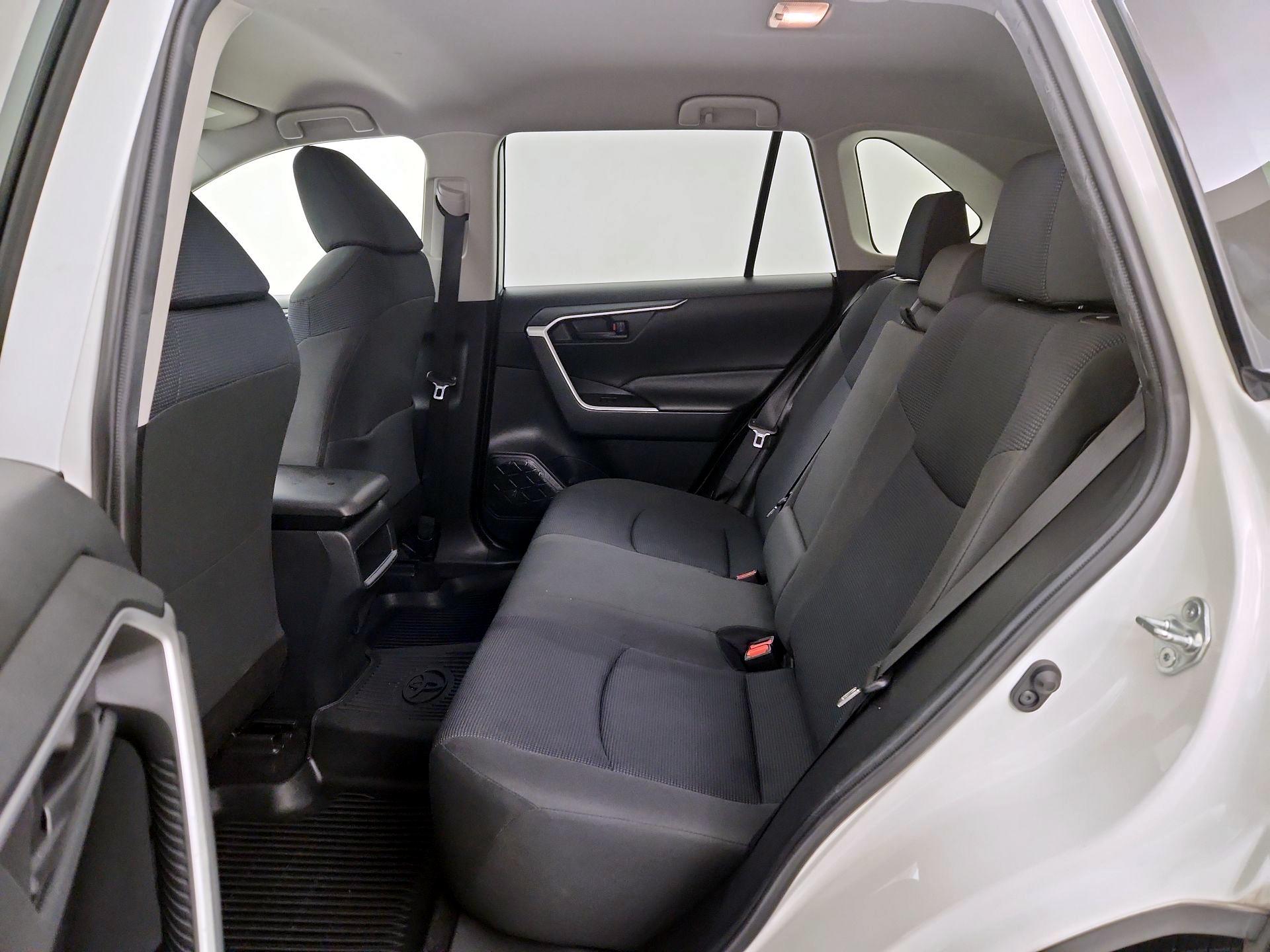 Thumbnail: 2019 Toyota RAV4 - 19