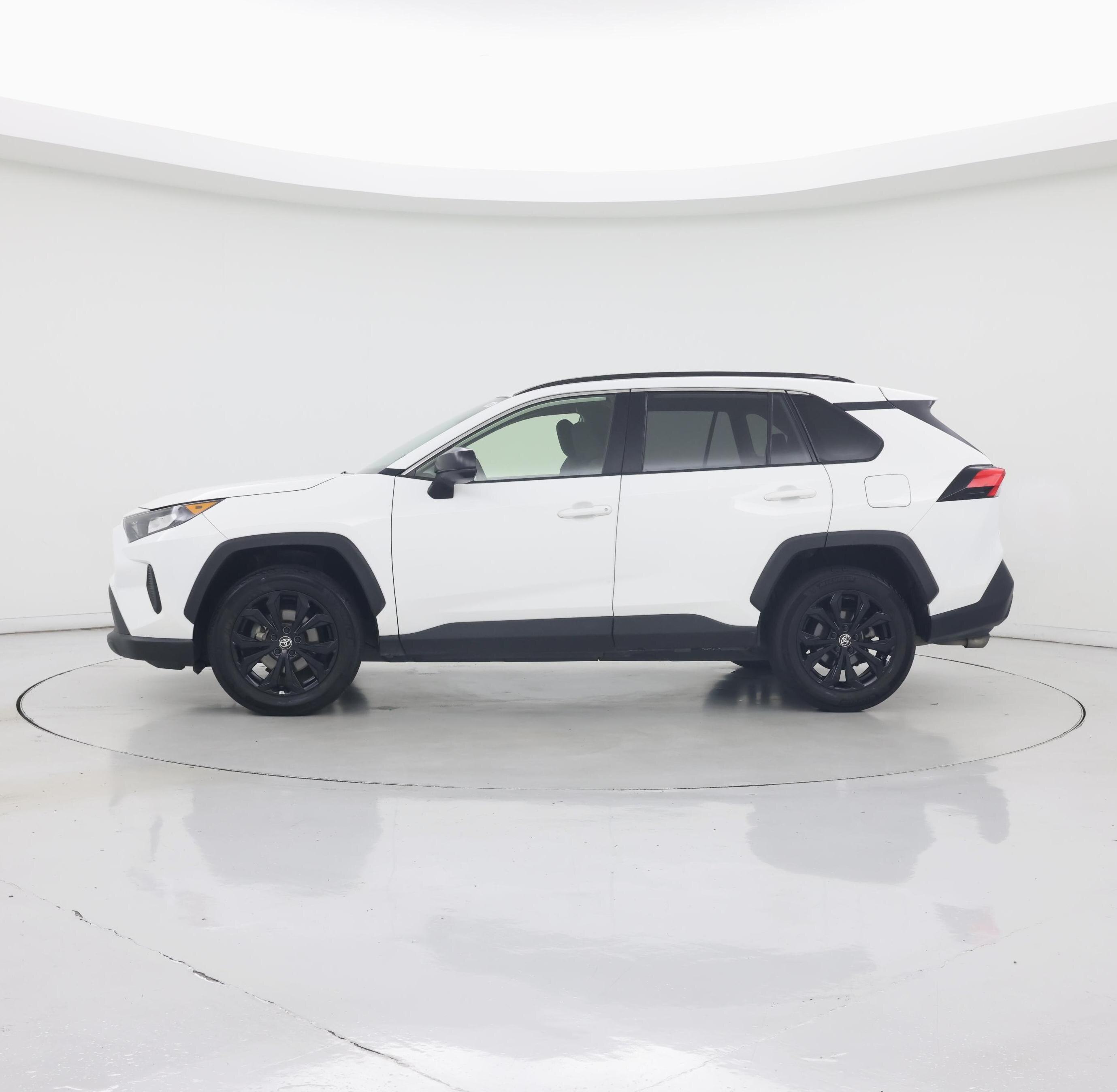 Thumbnail: 2019 Toyota RAV4 - 3