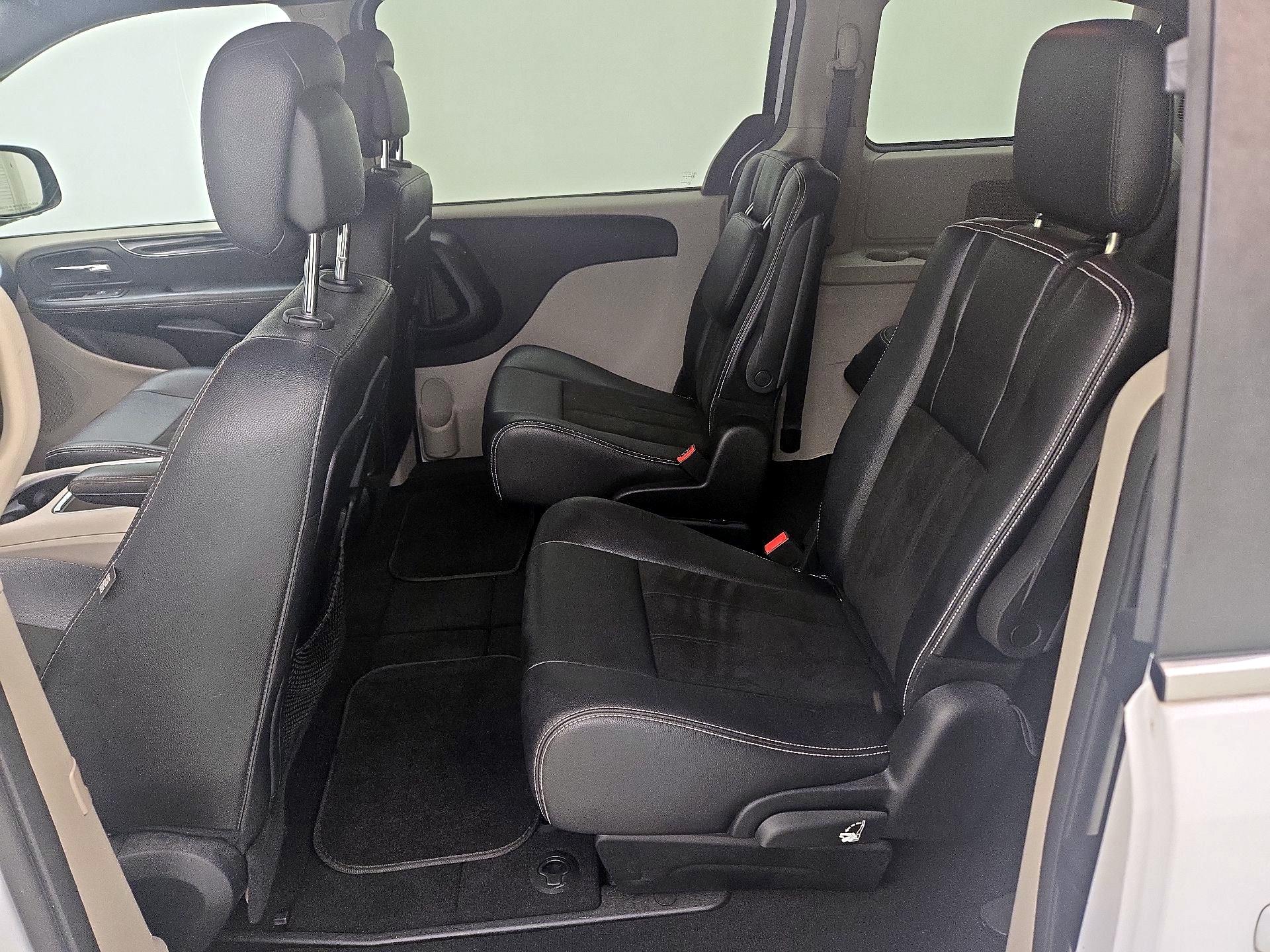 Thumbnail: 2019 Dodge Grand Caravan - 19