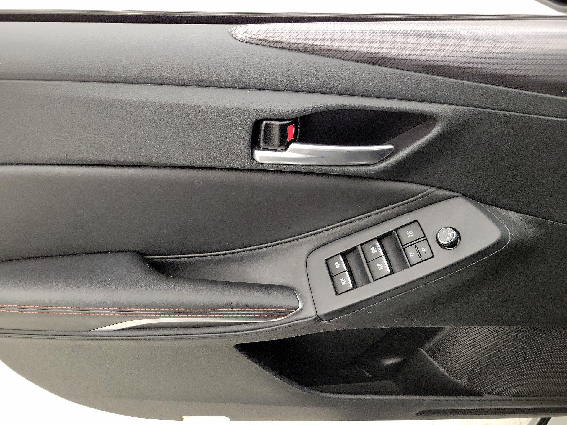 Thumbnail: 2021 Toyota Avalon - 12