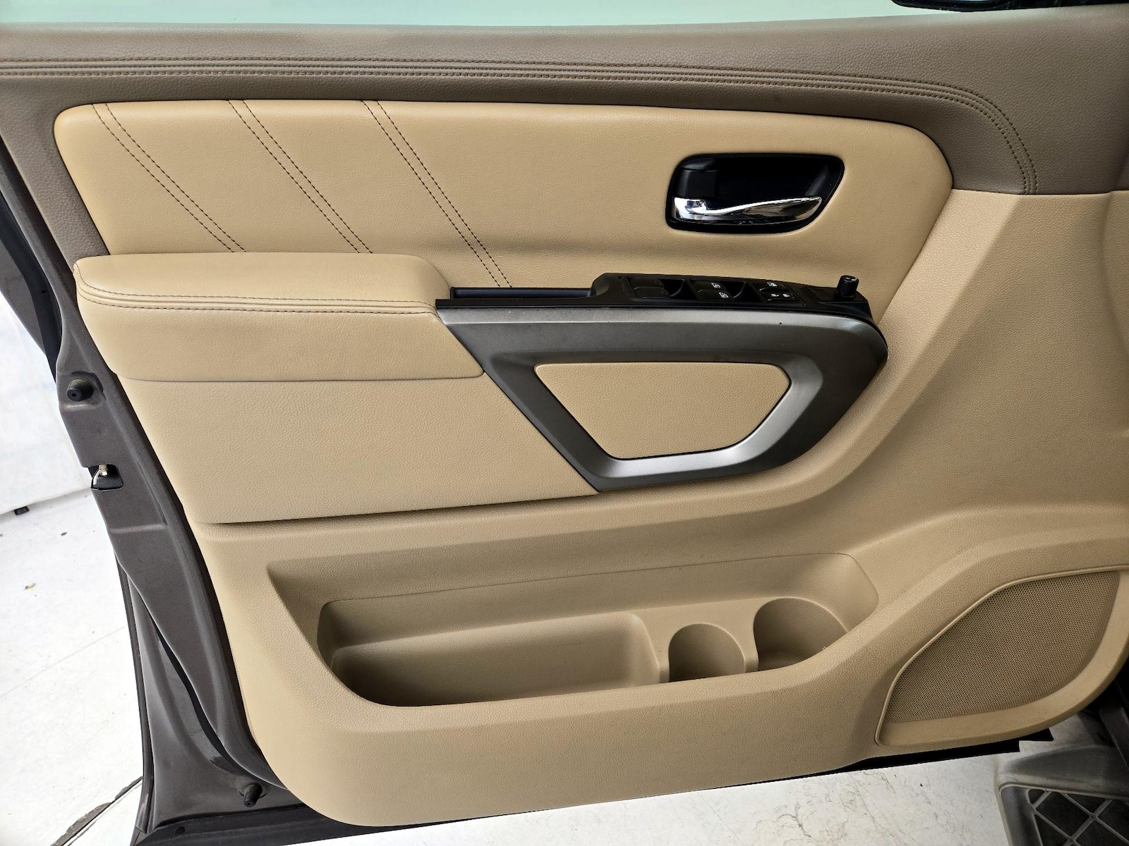2015 Nissan Armada SL - Photo 13