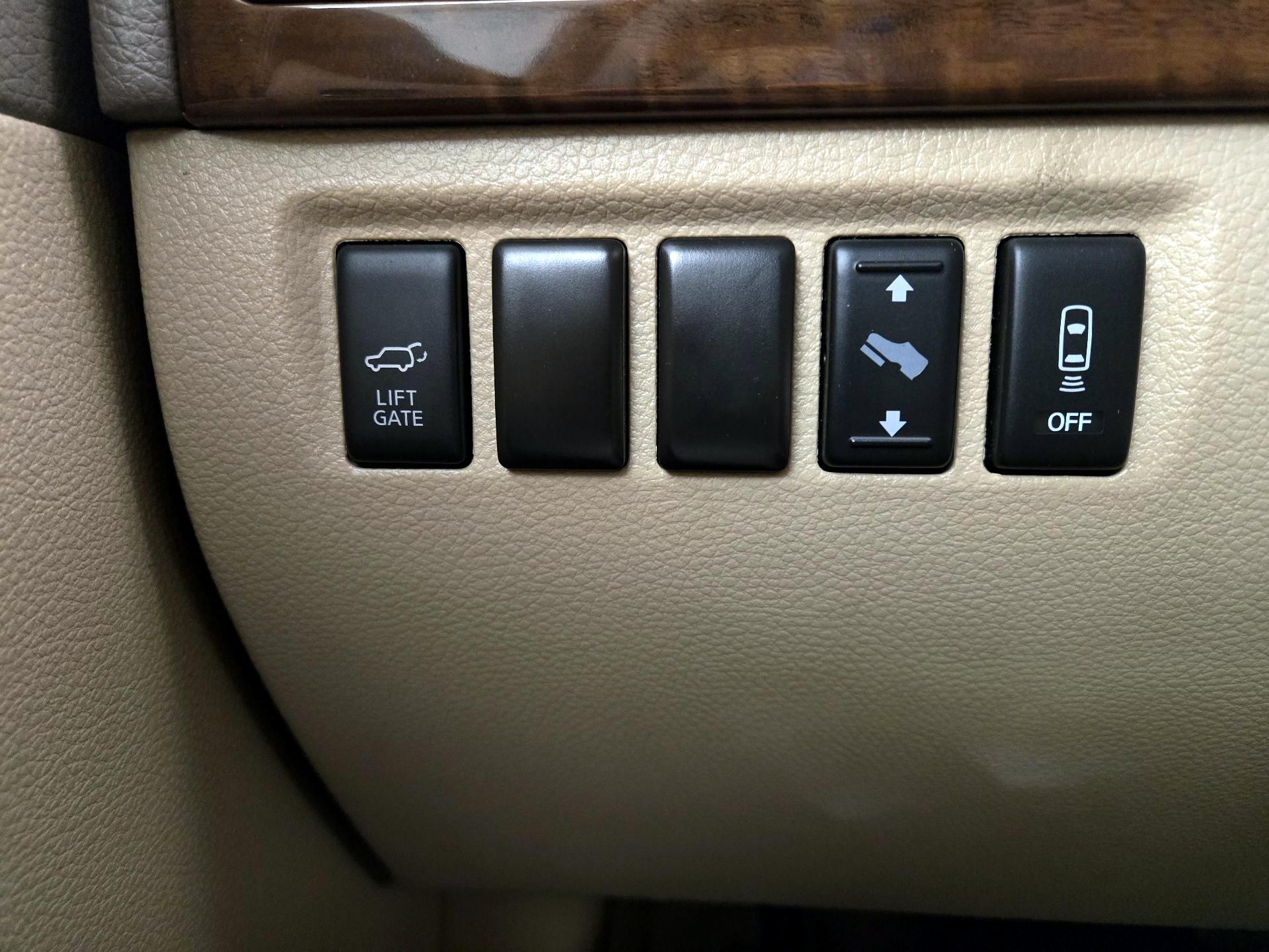 Thumbnail: 2015 Nissan Armada - 13