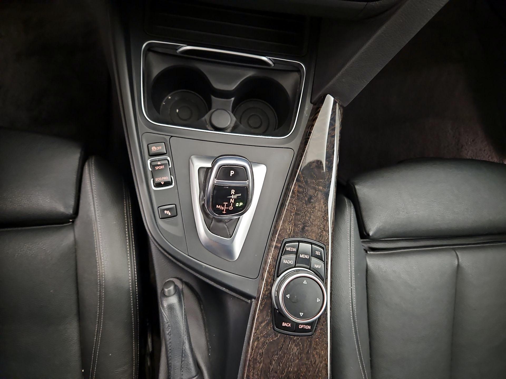 Thumbnail: 2016 BMW 3 Series - 18