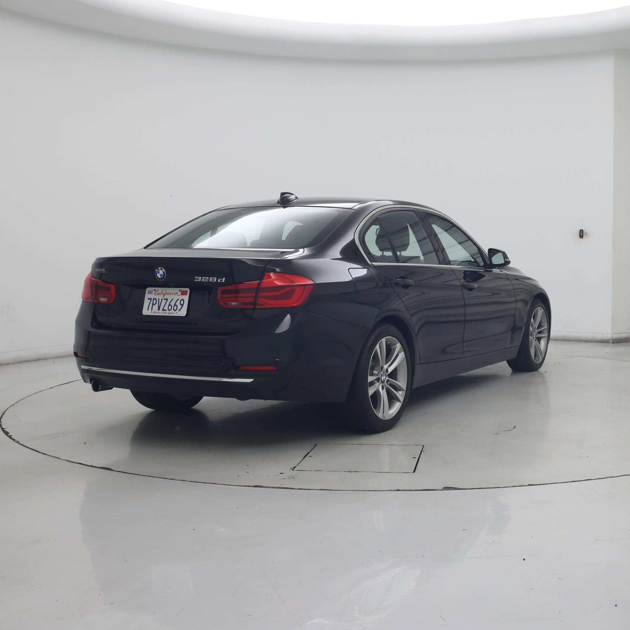 Thumbnail: 2016 BMW 3 Series - 8