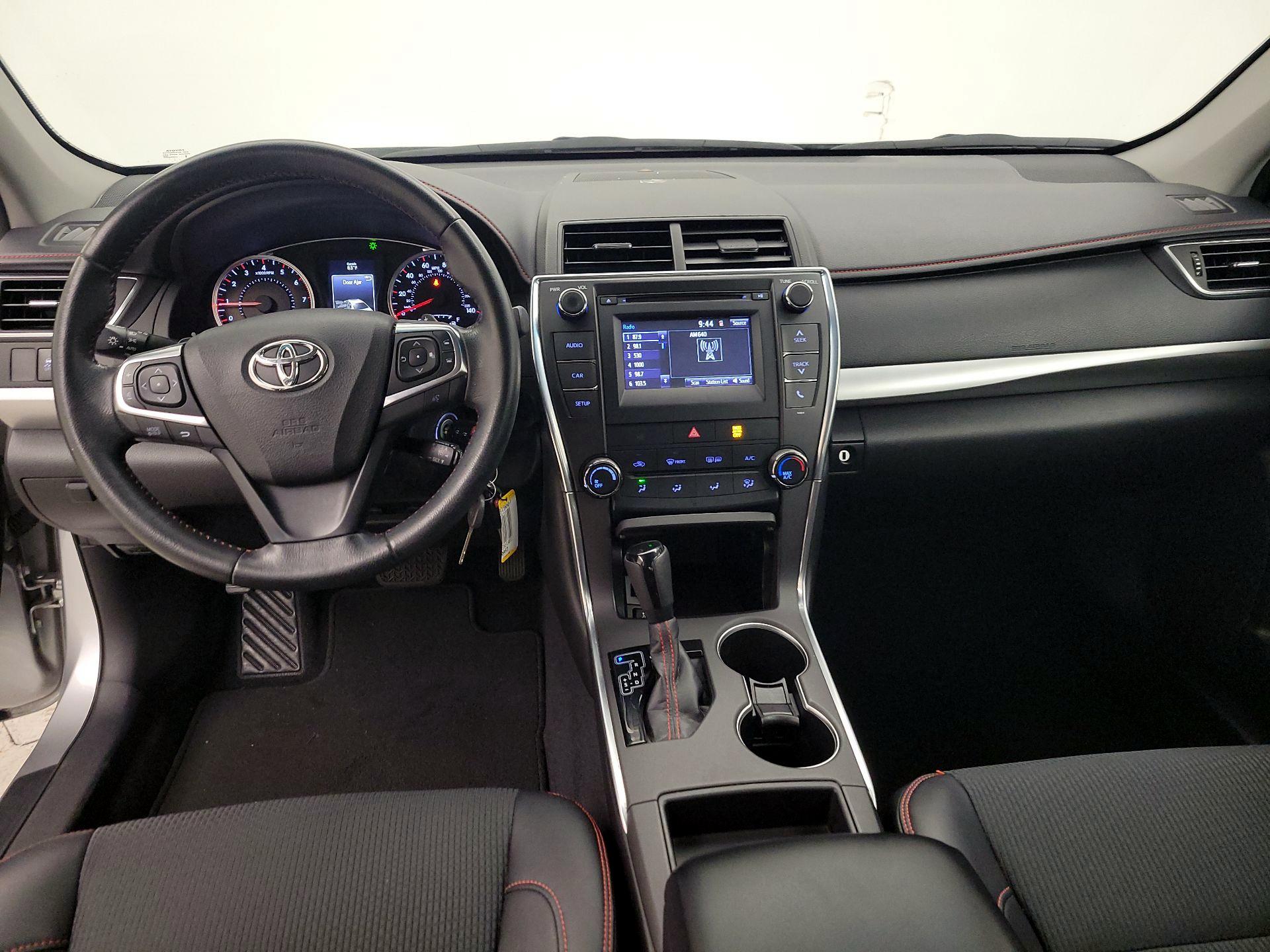 Thumbnail: 2016 Toyota Camry - 9