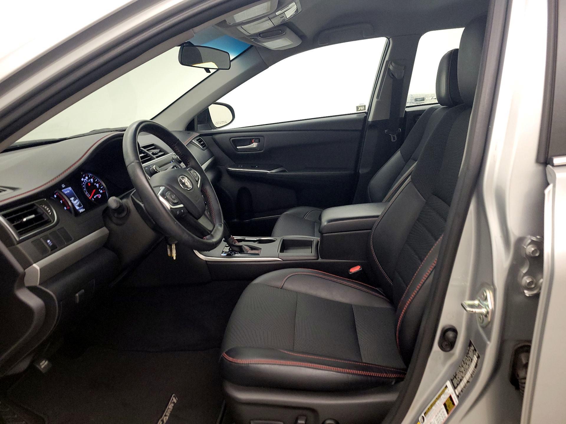 Thumbnail: 2016 Toyota Camry - 11