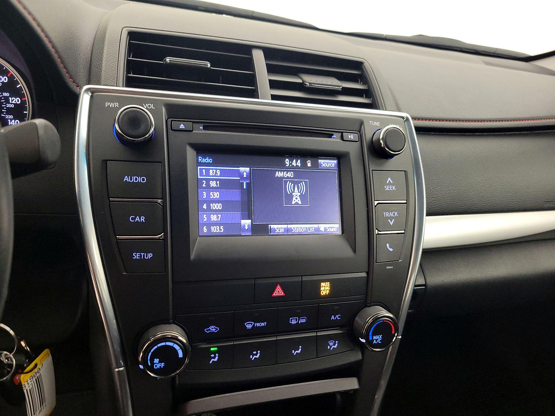 Thumbnail: 2016 Toyota Camry - 15