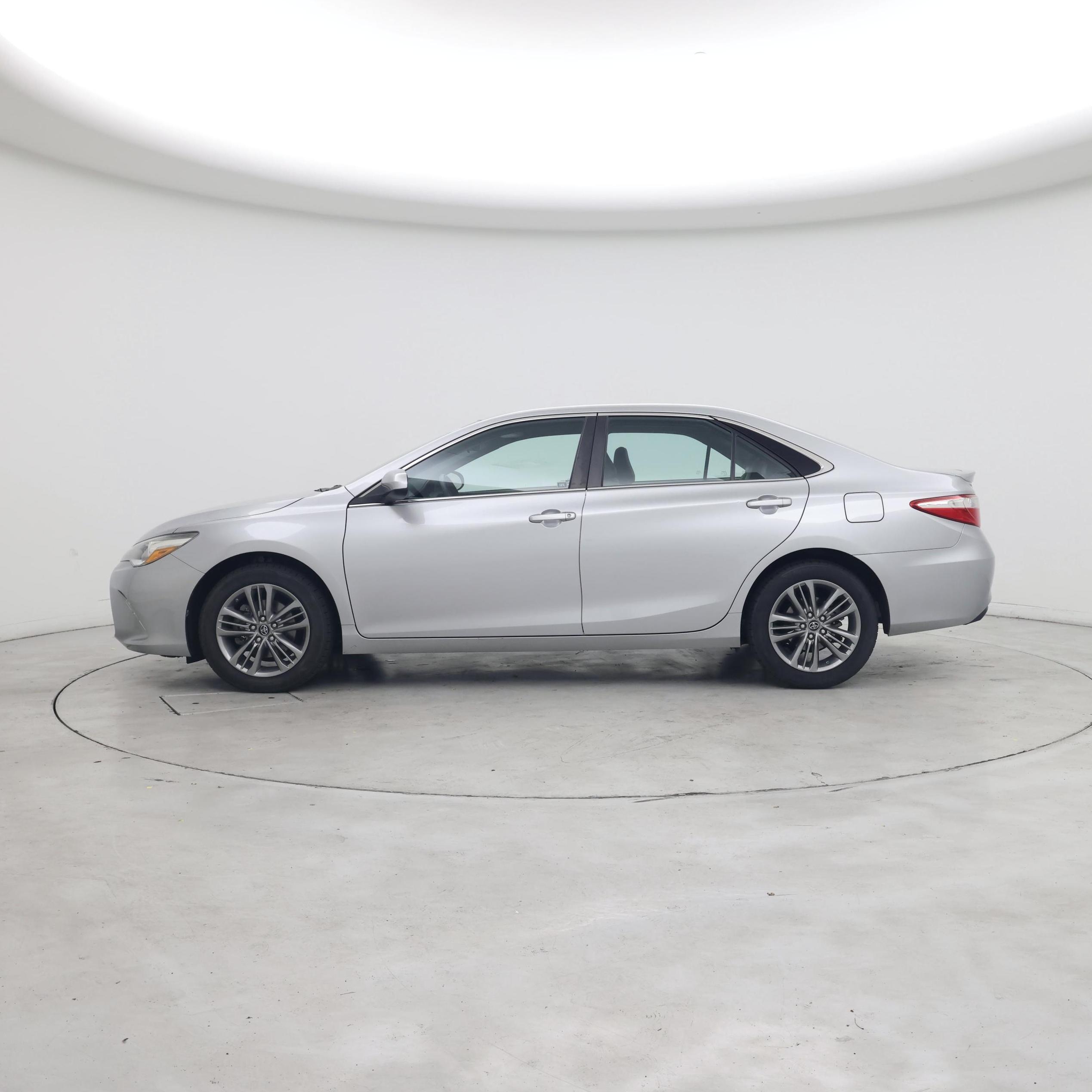 Thumbnail: 2016 Toyota Camry - 3