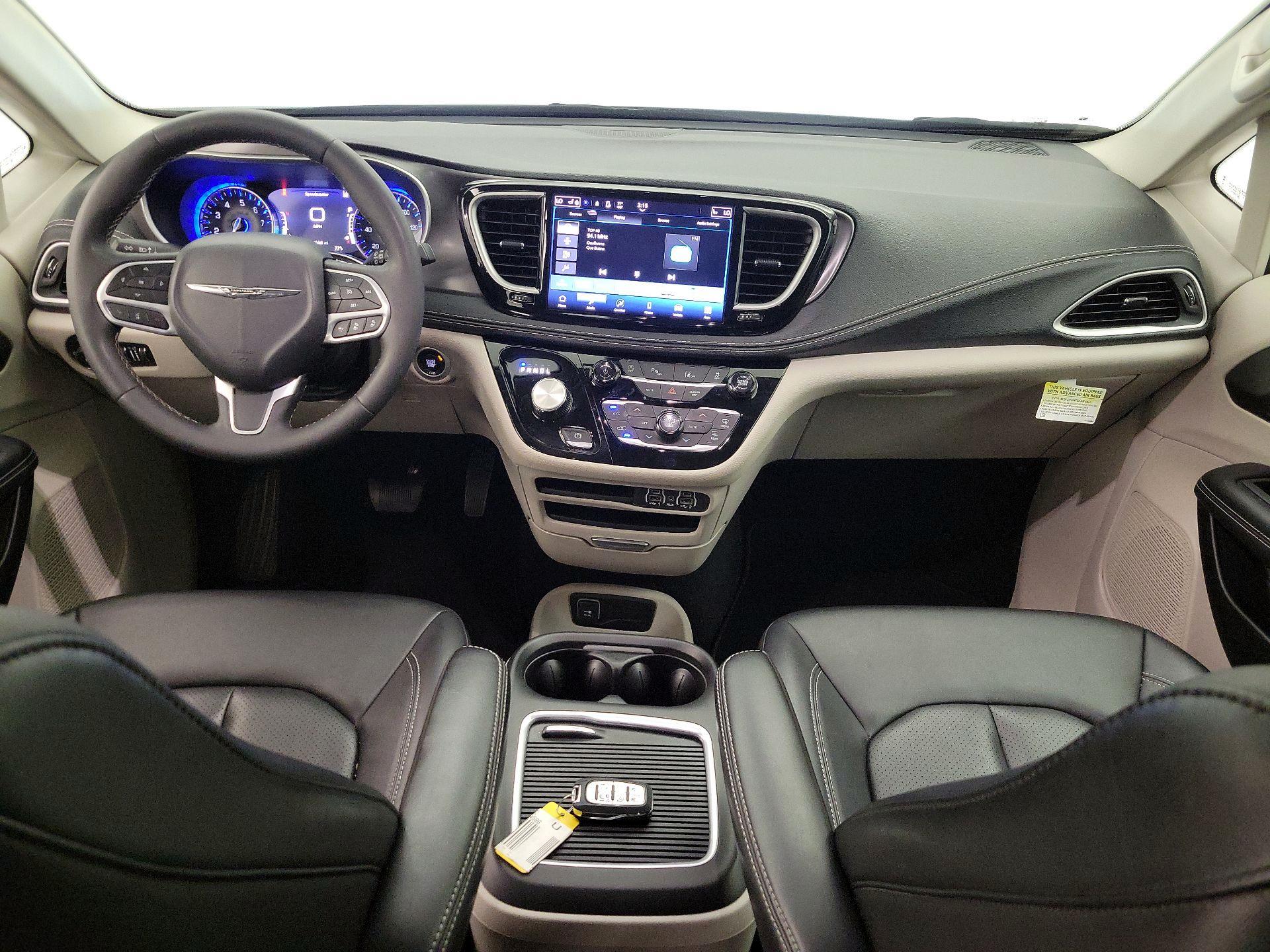 Thumbnail: 2024 Chrysler Pacifica - 9