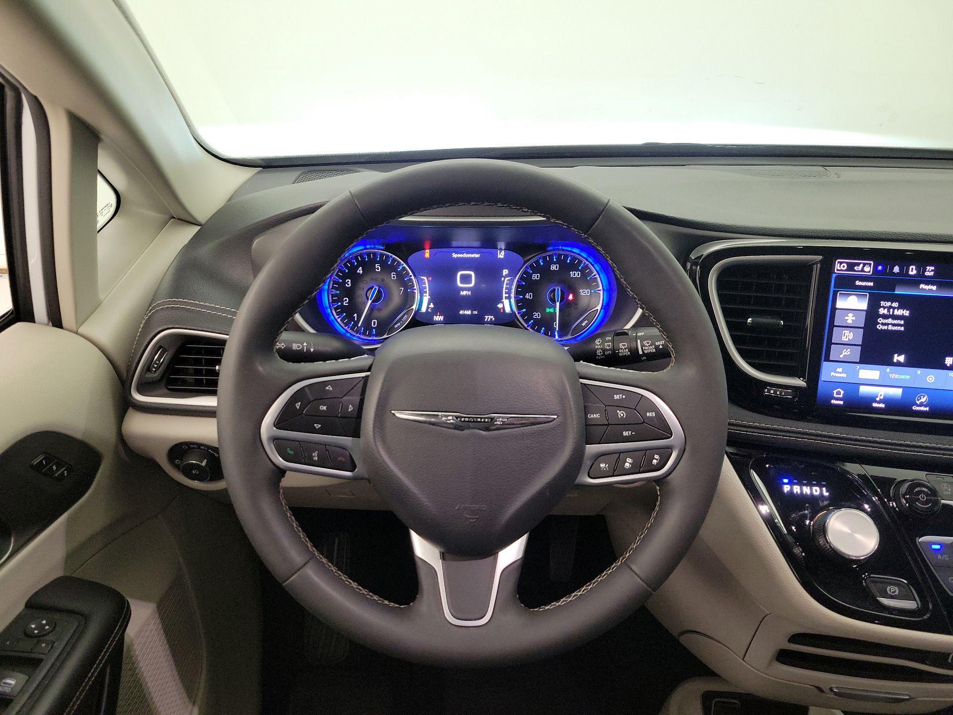 Thumbnail: 2024 Chrysler Pacifica - 10