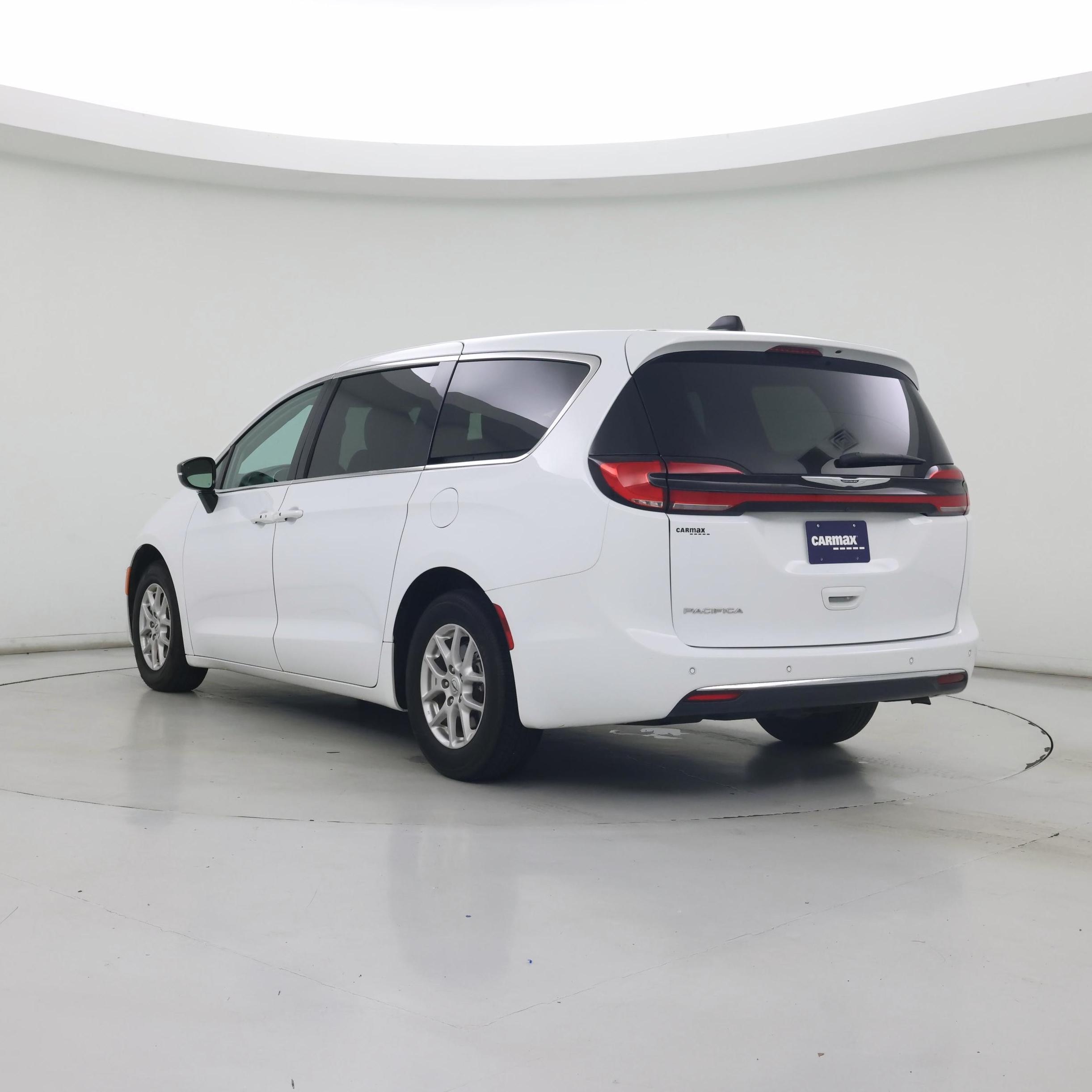Thumbnail: 2024 Chrysler Pacifica - 2