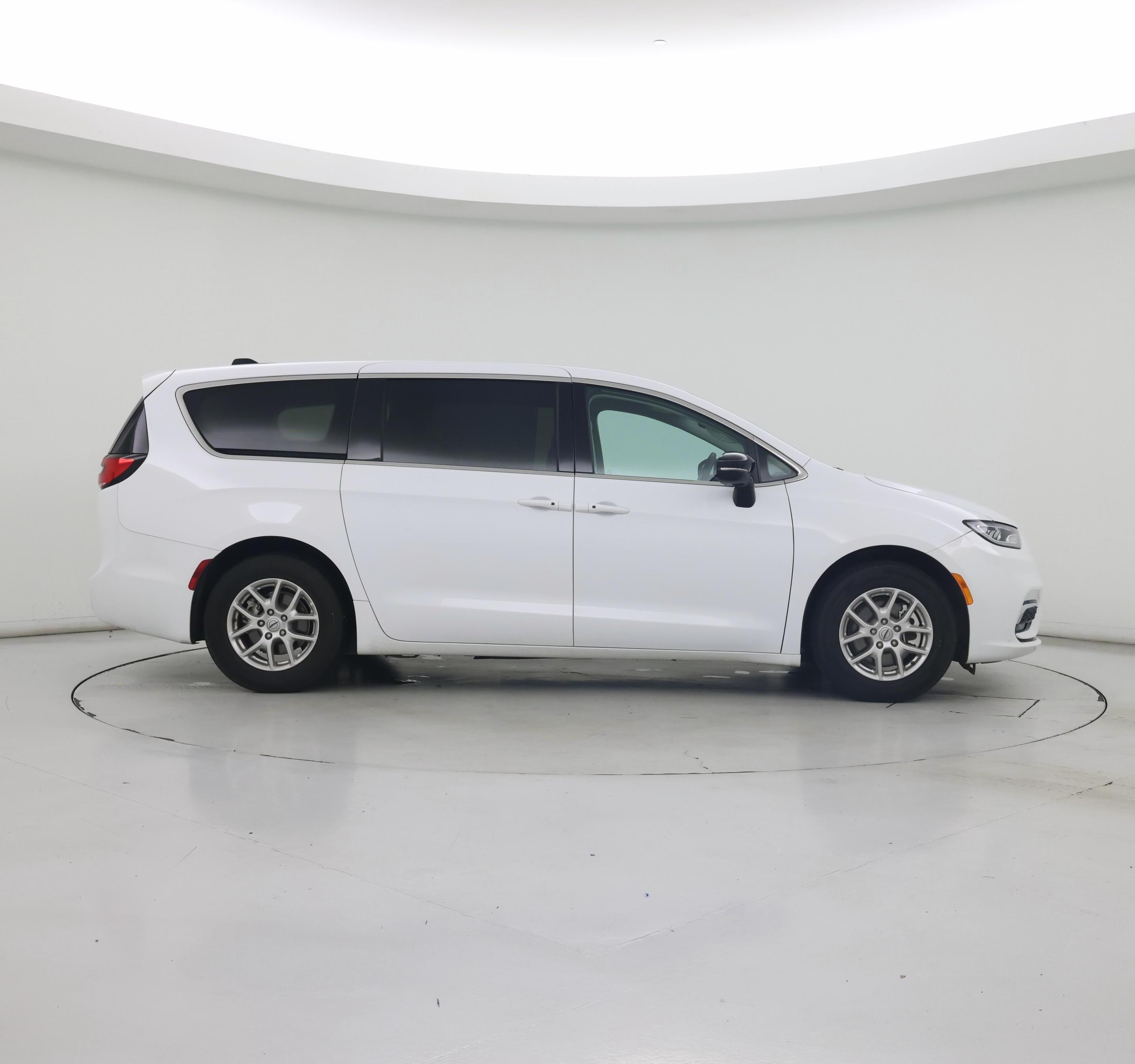 Thumbnail: 2024 Chrysler Pacifica - 7